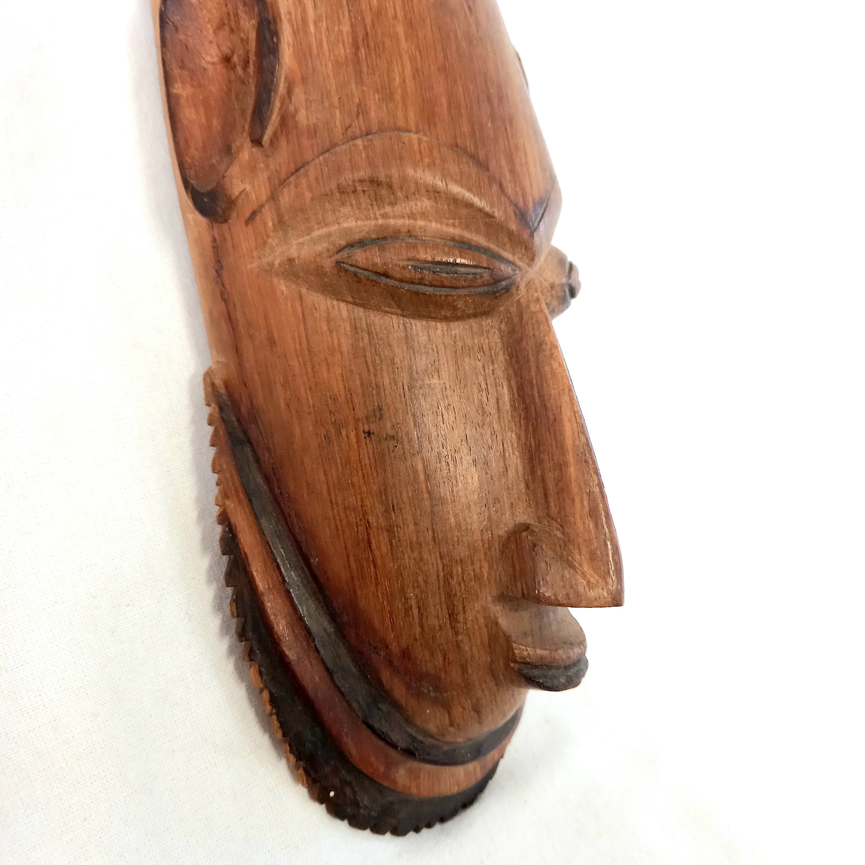 Statuette de masque Africain en bois sculpté - Photo 2
