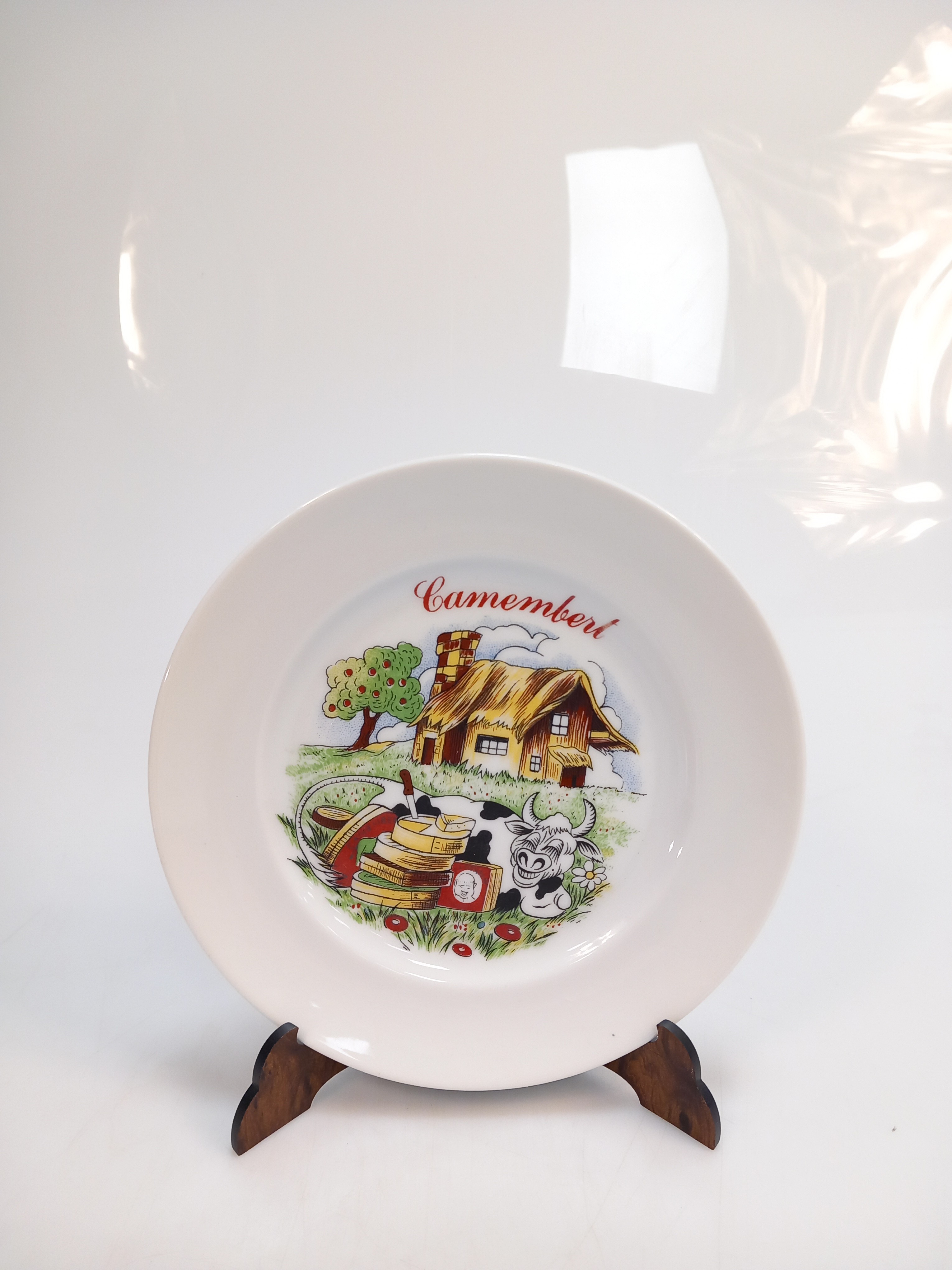 Voir photo 3 de Lot de11 assiettes à fromage en porcelaine " B&C limoges France". Lot de11 assiettes à fromage en porcelaine " B&C limoges France". Bon état - Vue 3 -