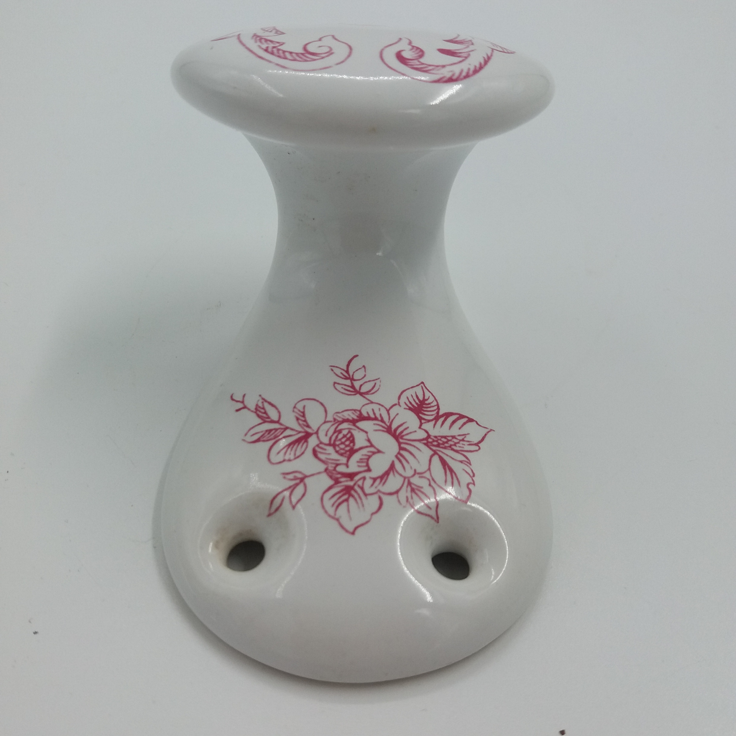 Ancienne patère blanche. Porcelaine. Décor floral rose. Porcelaine de paris. Signée dessous - Photo 2