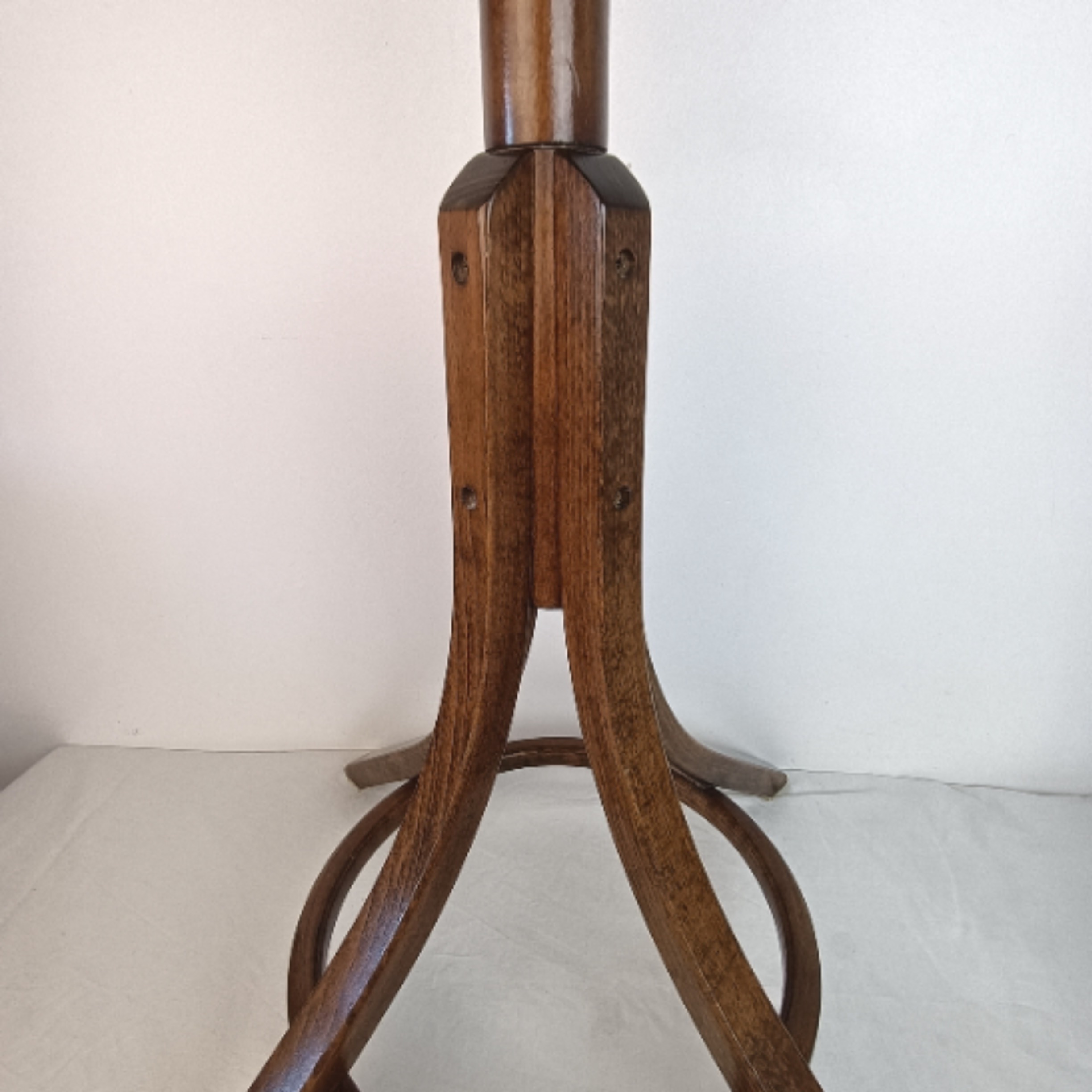 Porte manteaux perroquet étiqueté "Baumann" Bon état - Vue 11 - 