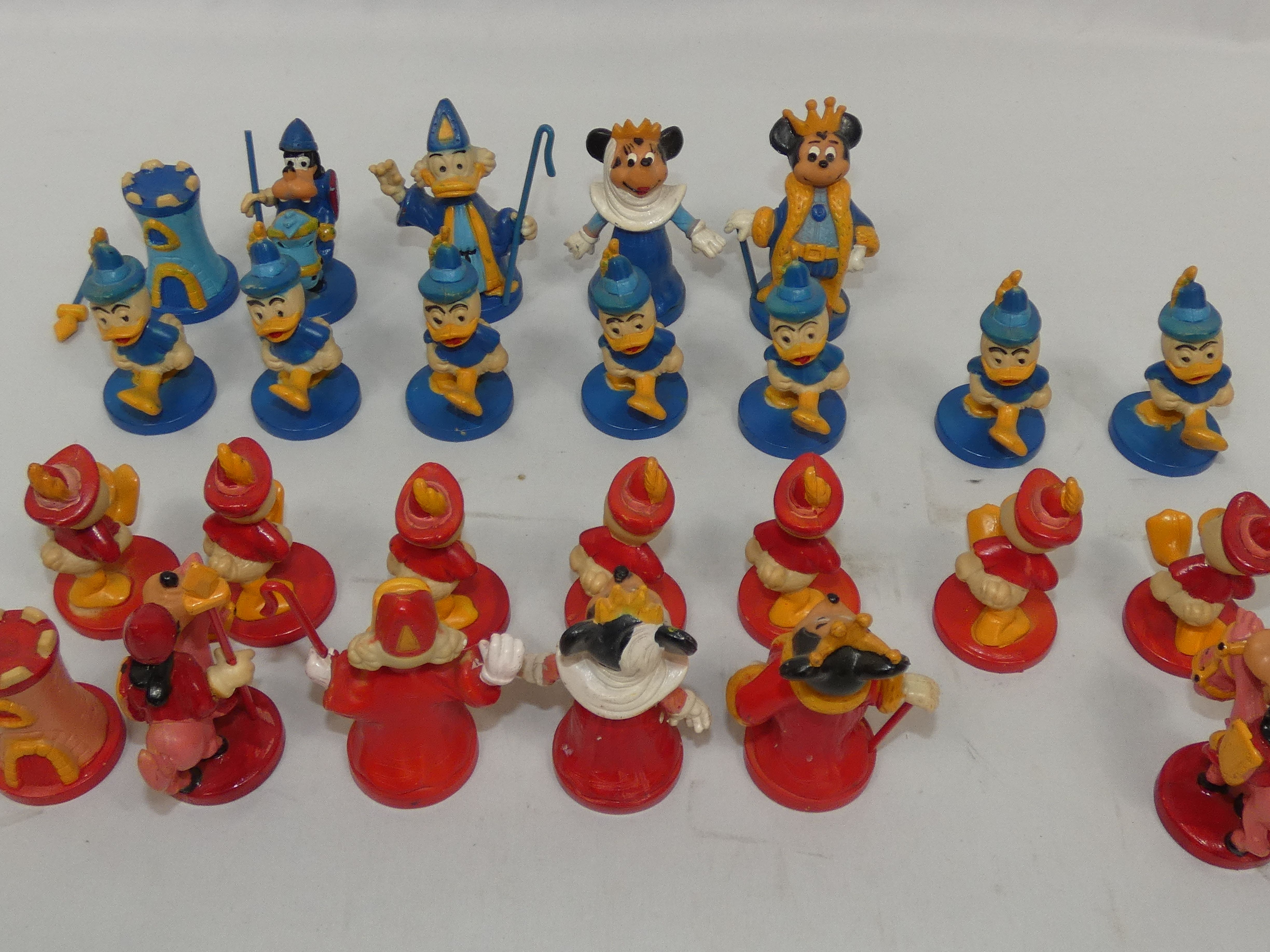 Voir photo 11 de Lot de 26 pièces de jeu d'échec Mickey Mouse W.D.P Lot de 26 pièces de jeu d'échec Mickey Mouse W.D.P - Vue 11 -