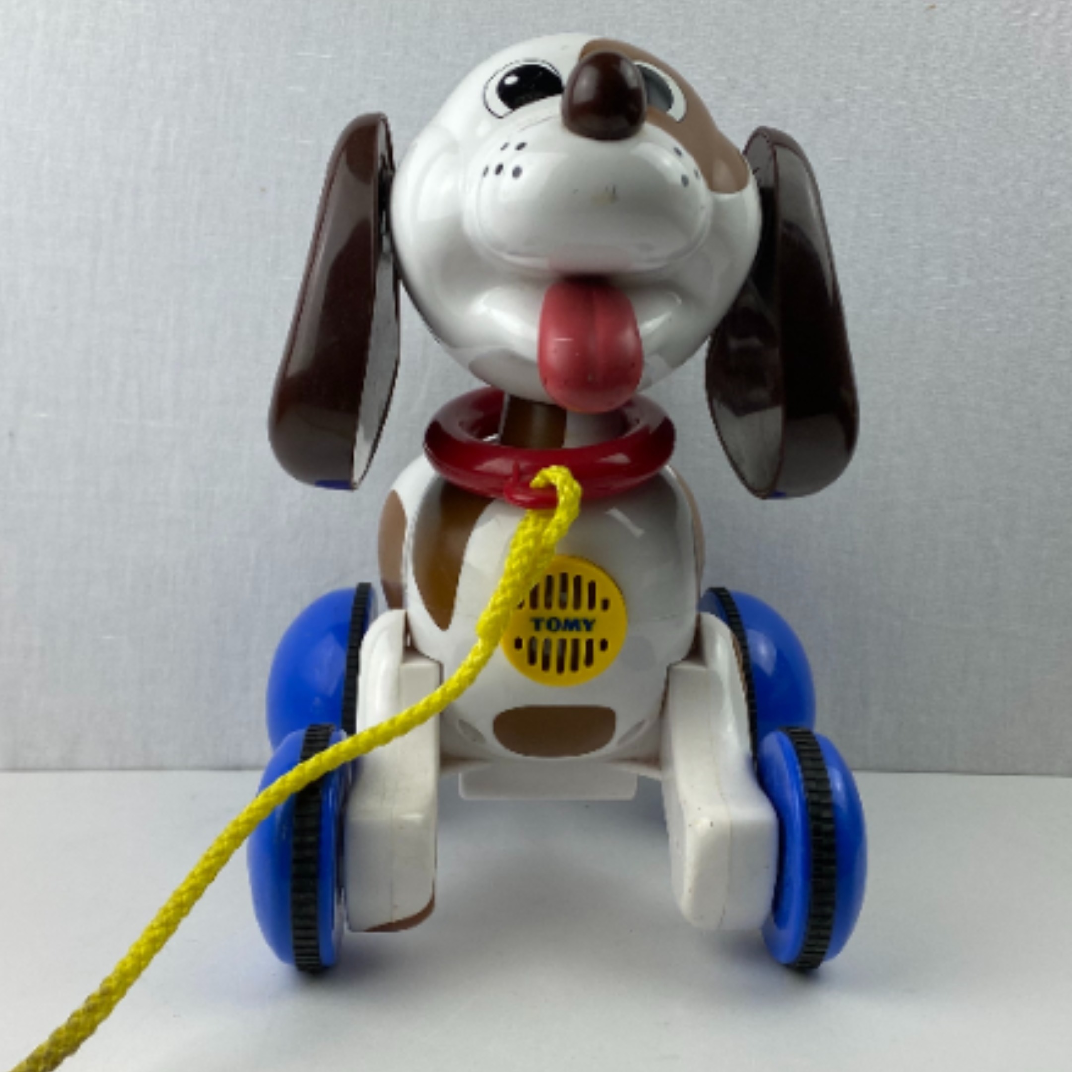 Le craquant chien Tomy Bon état - Vue 2 - 