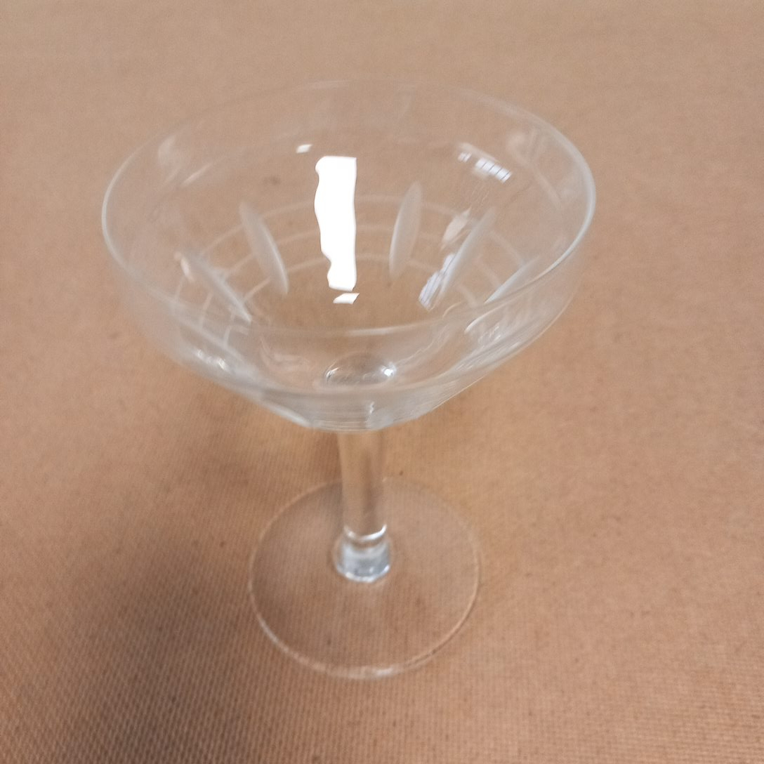 Coupes à Vin Vintage en Cristal Lot de 9 Bon état -  reconditionné disponible sur Label Emmaüs