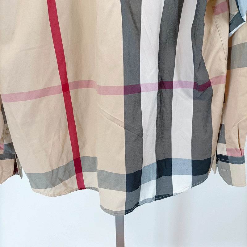 Voir photo 6 de Chemise burberry london à carreaux iconiques beige gris rouge t.52 Chemise burberry london à carreaux iconiques beige gris rouge t.52 Très bon état - Vue 6 -