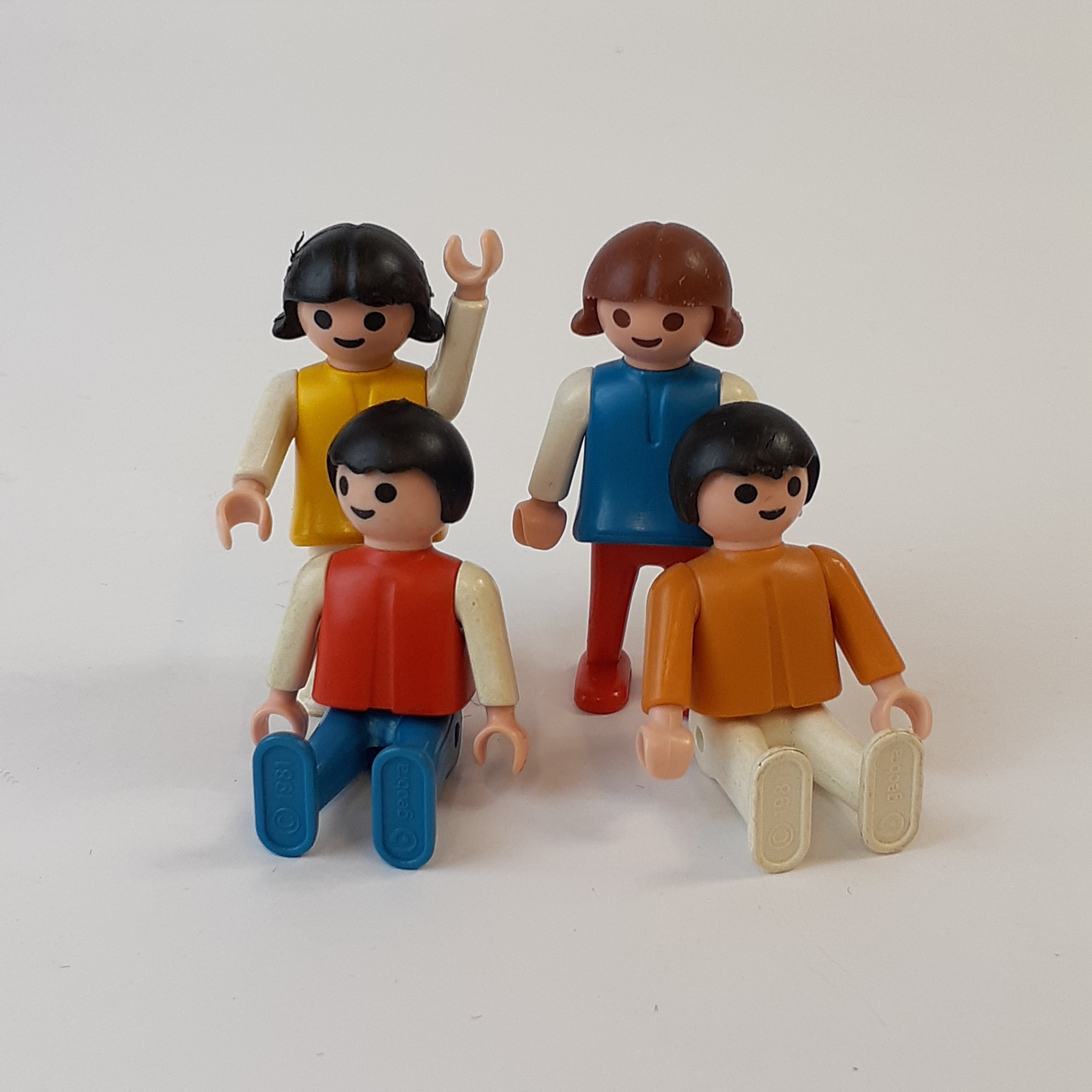 Voir photo 2 de Playmobil Figurines Geobra 1981 Playmobil Figurines Geobra 1981 Très bon état - Vue 2 -