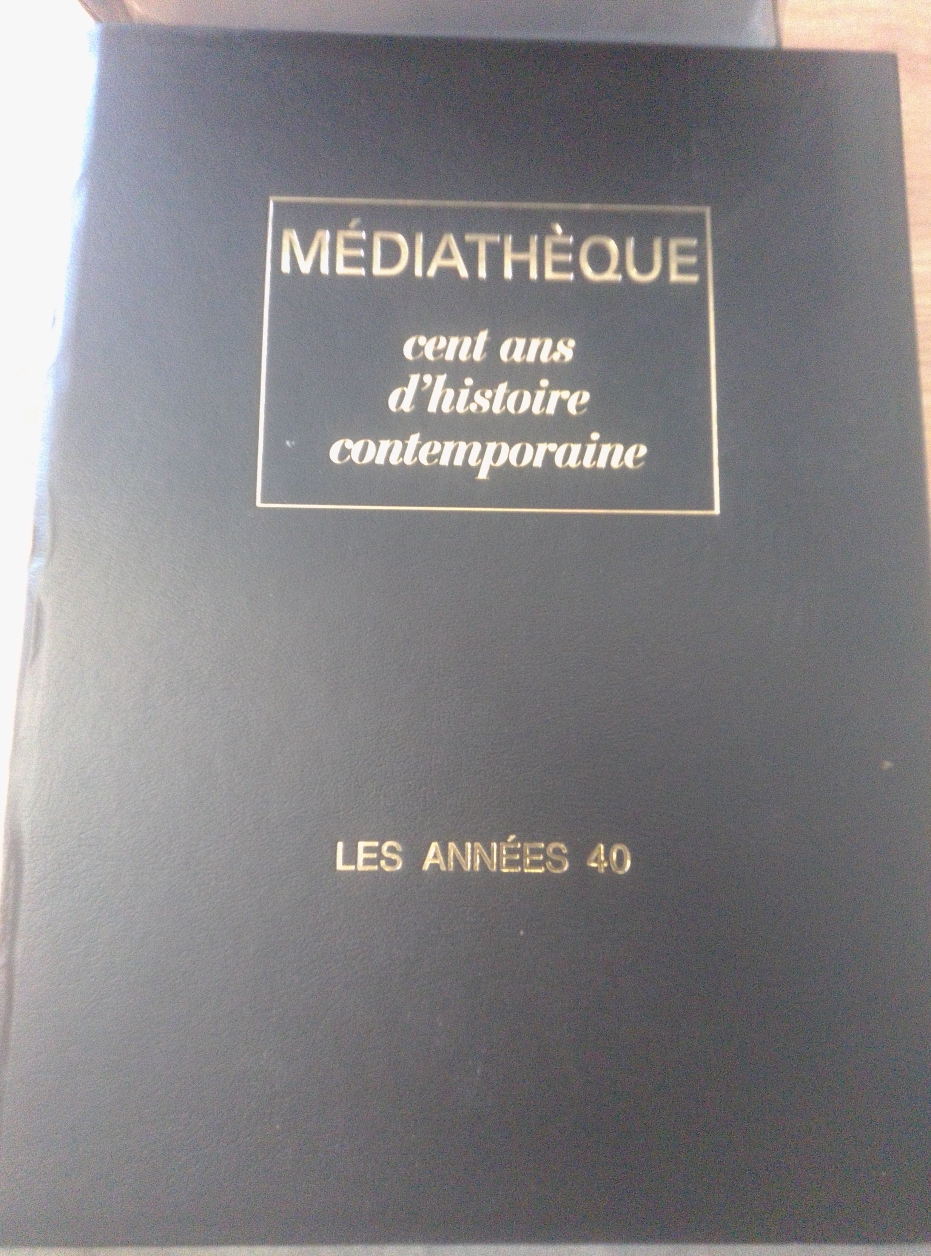 Médiathèque cent ans d'histoire contemporaine en 10 volumes - Photo 3
