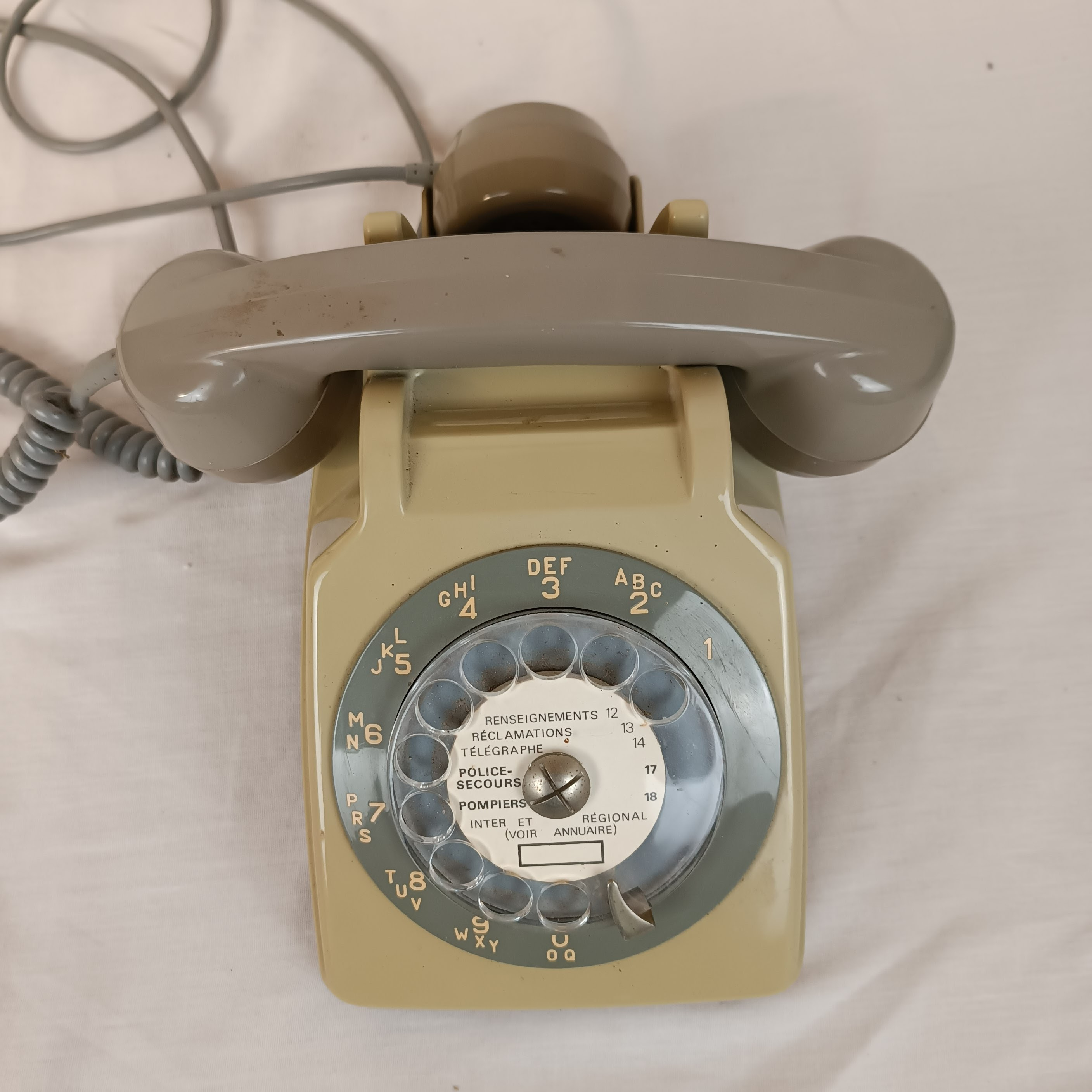 Téléphone PTT vintage à cadran rotatif , modèle 1980 - État correct - Photo 2