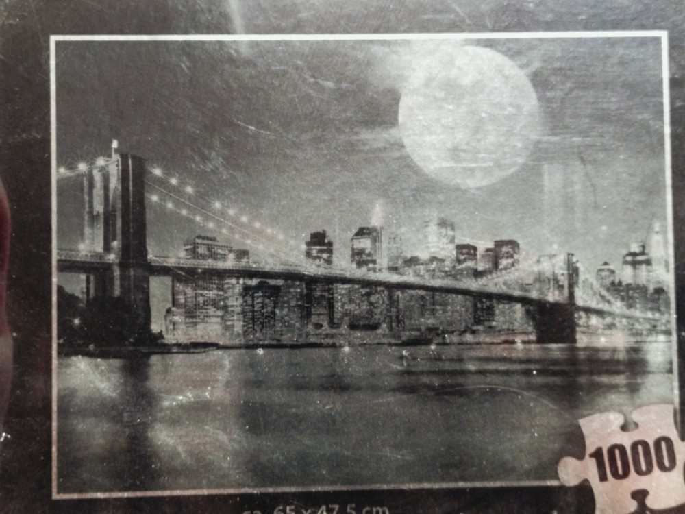 Lot de deux Puzzles Silver look, finition métallisé, 1000 pièces. Paris / Manhattan. Neuf. Comme neuf - Vue 5 - 