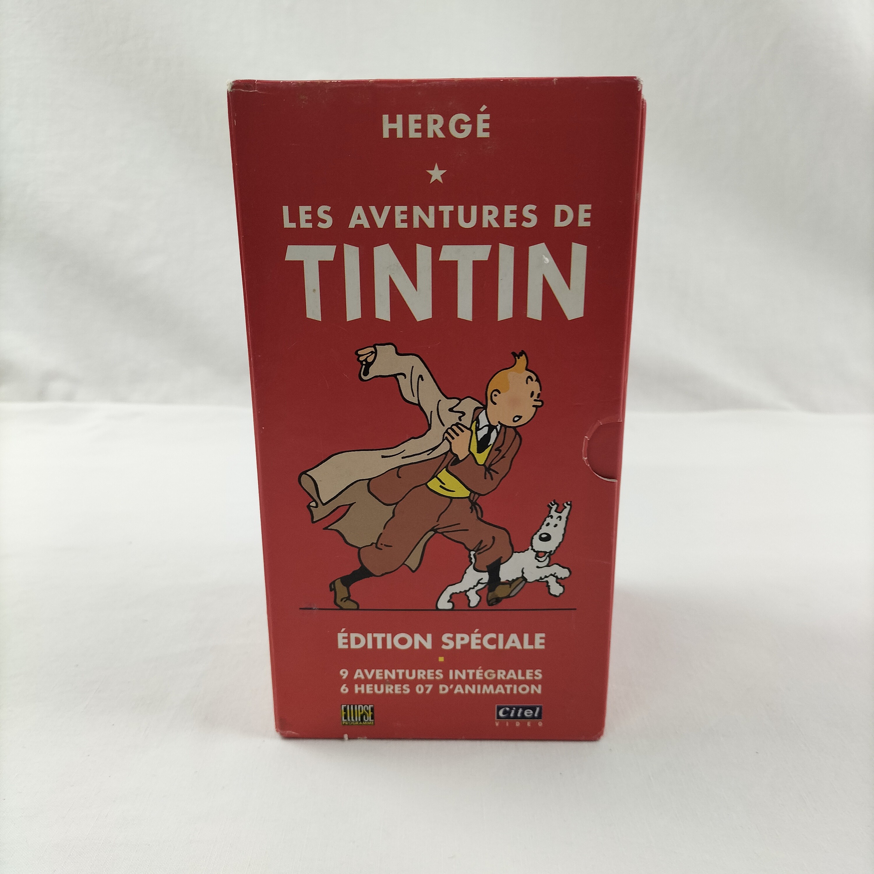 Voir photo 2 de Coffret Collector quatre VHS Tintin – 9 Aventures Cultes en Édition Coffret Collector quatre VHS Tintin – 9 Aventures Cultes en Édition Bon état - Vue 2 -