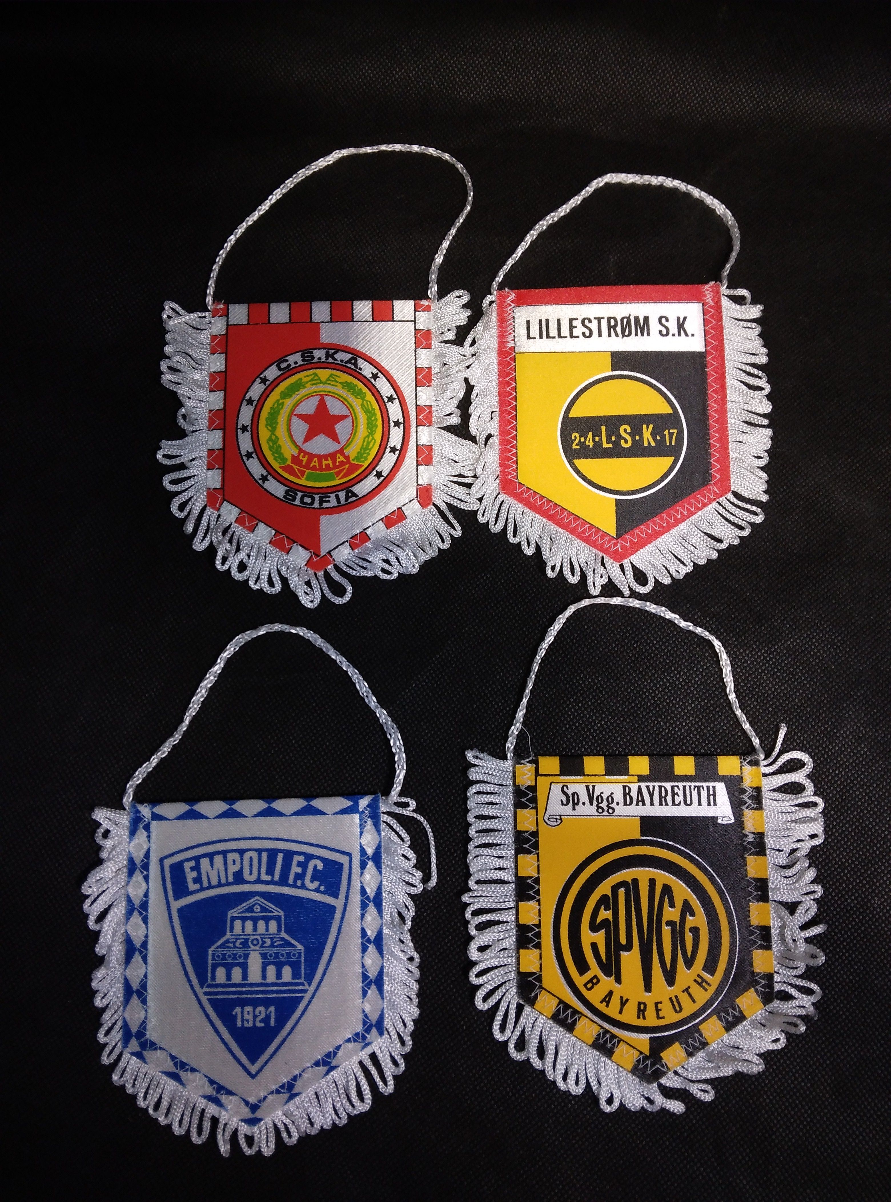 Petit Fanion Ancien En Tissu - Football Grec - ELLINIKI PODOSFAIRIKI OMOSPONDIA - Uruguay