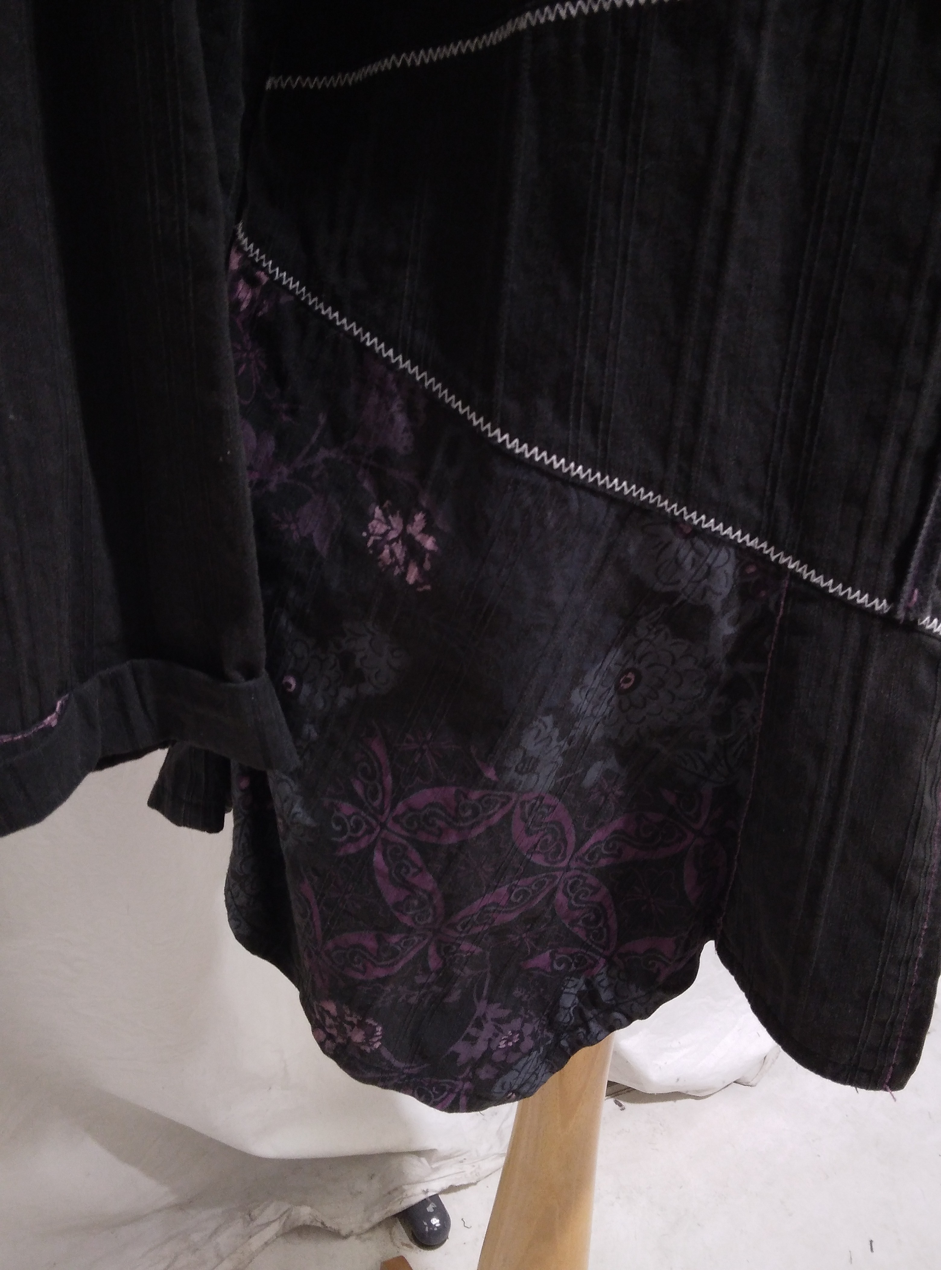 Veste noire imprimée fleuri gris et parmes, Alexo - 46 - Photo 10