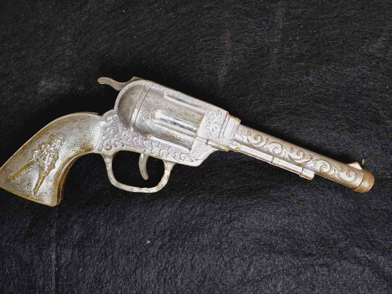 Voir photo 25 de Déguisement Trappeur (5/7 ans), Anselme, bal Masqué, complet, vintage, made in France. Déguisement Trappeur (5/7 ans), Anselme, bal Masqué, complet, vintage, made in France. - Vue 25 -