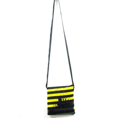 Acheter Gamme Bâche - Sac Zippé "Jaune/Noir"- Création / Fait main Comme neuf - 27,00 € Gamme Bâche - Sac Zippé "Jaune/Noir"- Création / Fait main Comme neuf - reconditionné disponible sur Label Emmaüs