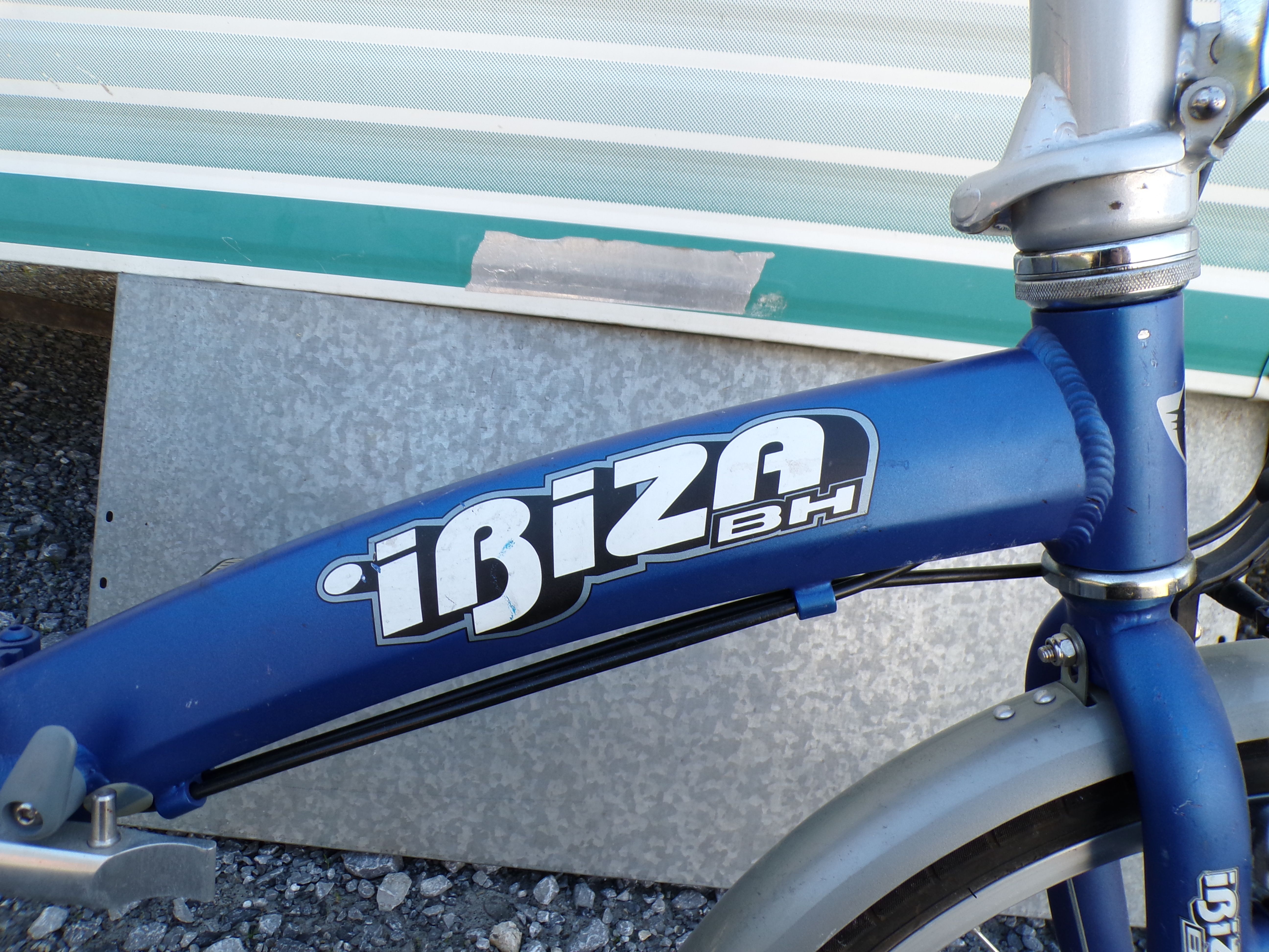 Voir photo 4 de Vélo pliant adulte bleu Ibiza Vélo pliant adulte bleu Ibiza Comme neuf - Vue 4 -
