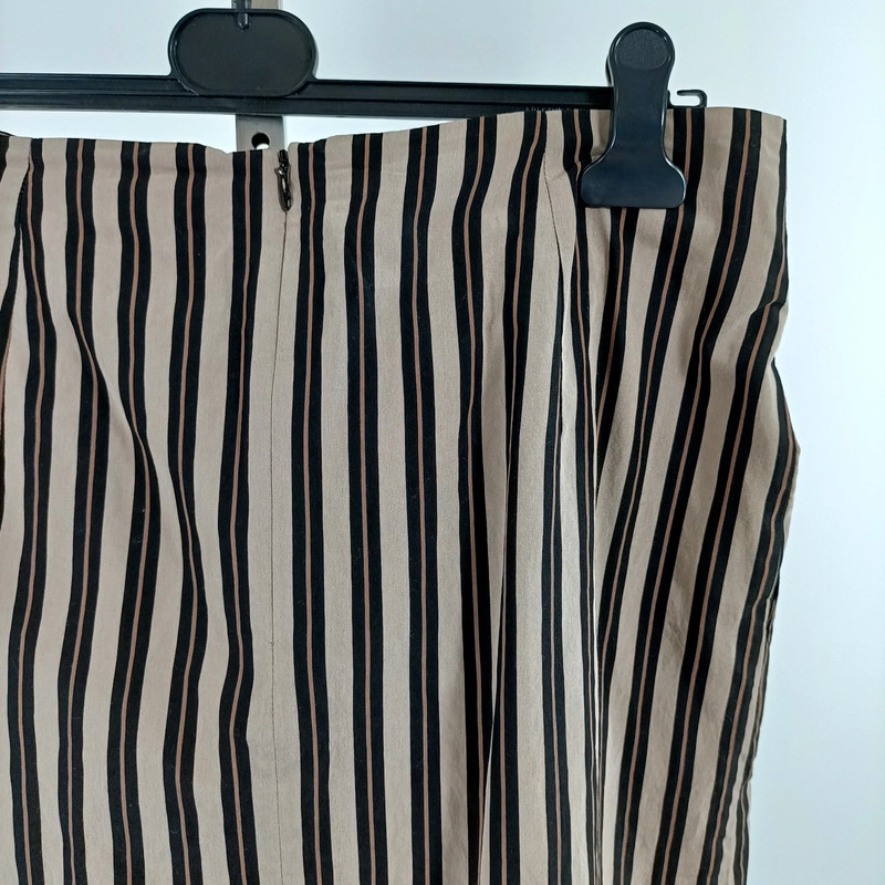 Jupe Caroll taille 44 à rayures beige et noir avec ceinture nouée Très bon état - Vue 3 - 