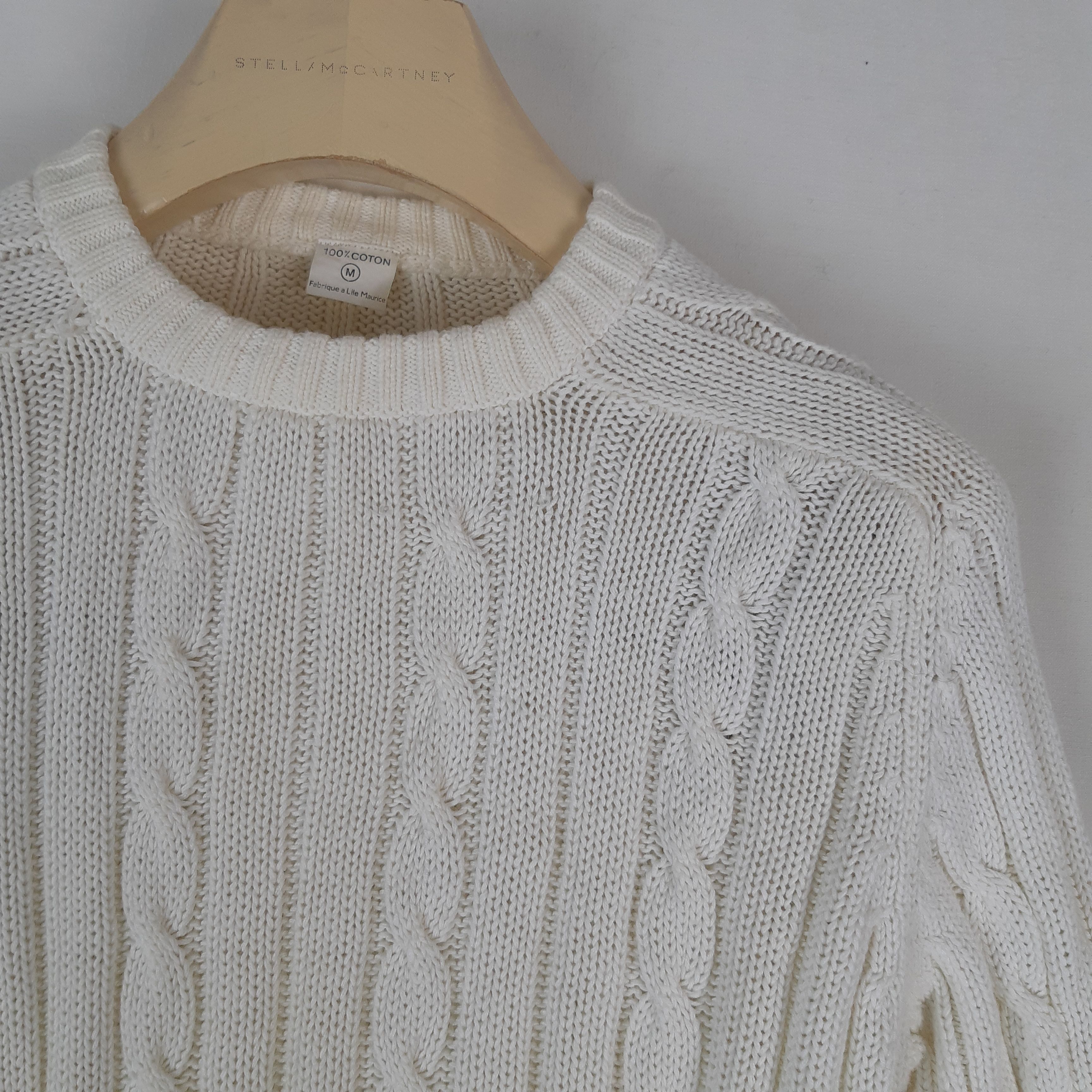 Voir photo 2 de Sans Marque - Pull maille épaisse écrue à torsades - Taille M mesures Poitrine= 42 Longueur= 61 Sans Marque - Pull maille épaisse écrue à torsades - Taille M mesures Poitrine= 42 Longueur= 61 Très bon état - Vue 2 -