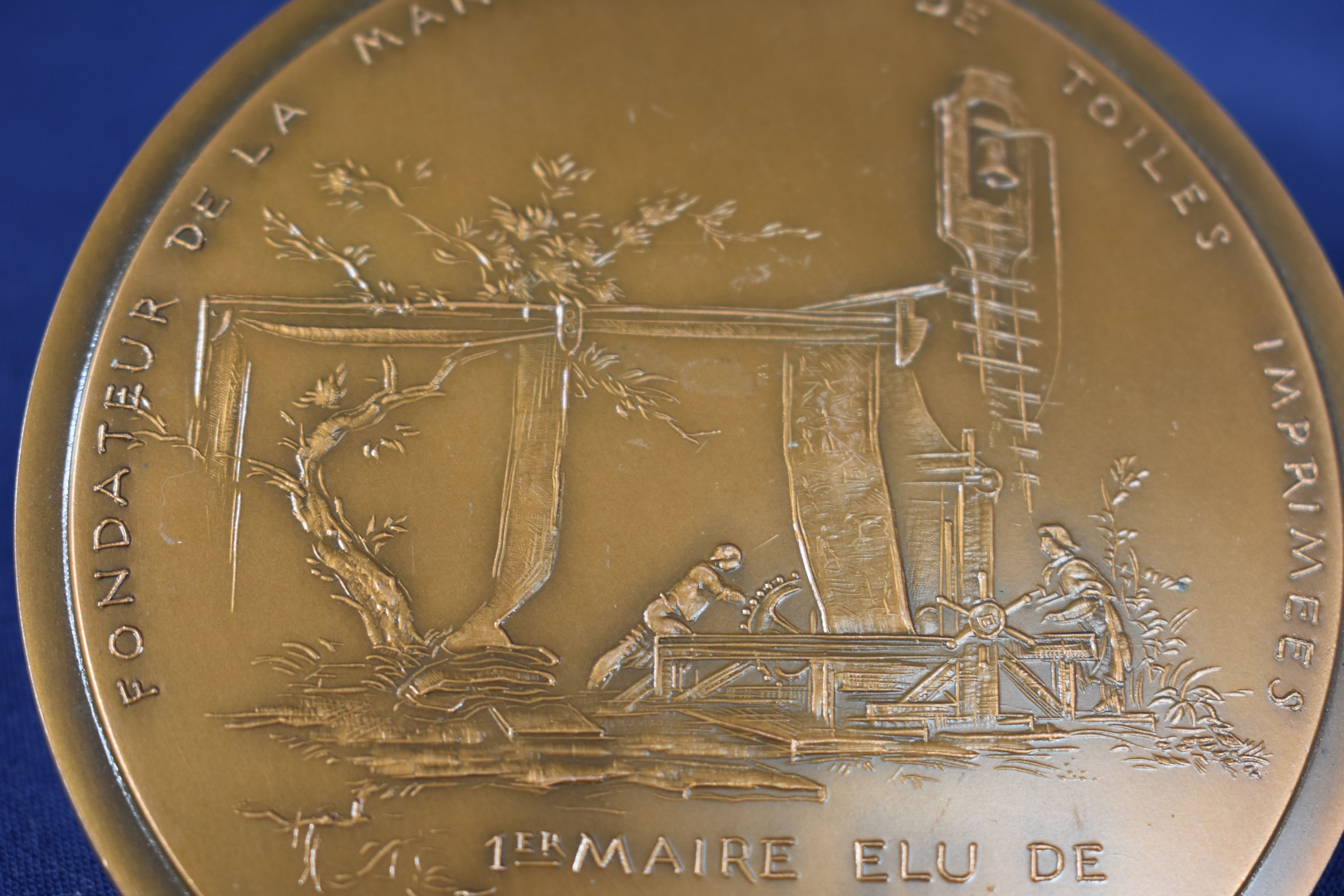 Médaille en bronze MDP Confucius, hommage à Christophe-Philippe OBERKAMPF, fondateur de la manufacture royale JOUY en JOSAS, monnaie de Paris, diamètre 8,1 cm. - Photo 7