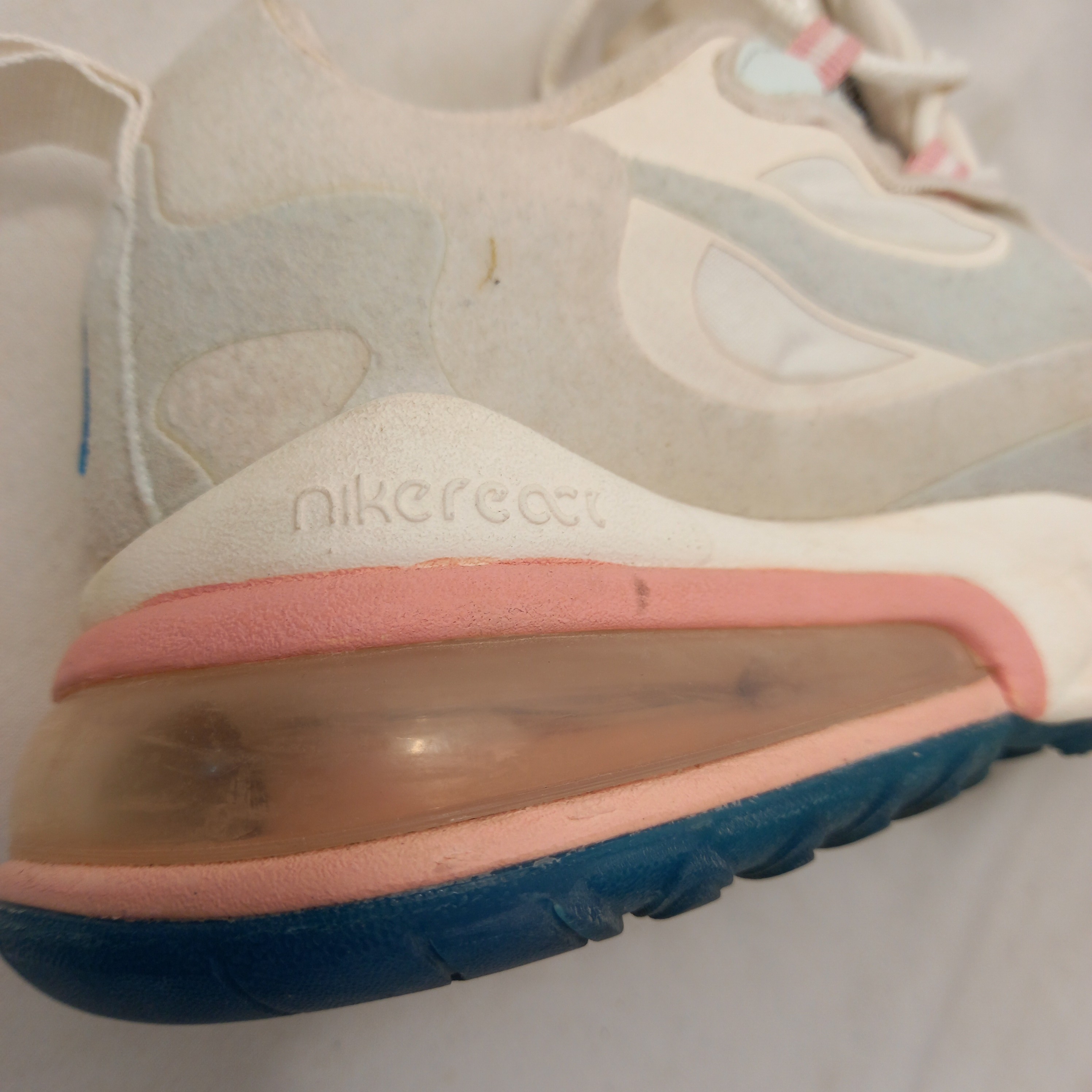 Chaussure pour femme/unisexe, de marque Nike, modèle Air Max 270 React, "American Modern Art", taille 36,5 (Europe) - COLLECTOR Bon état - Vue 9 - 