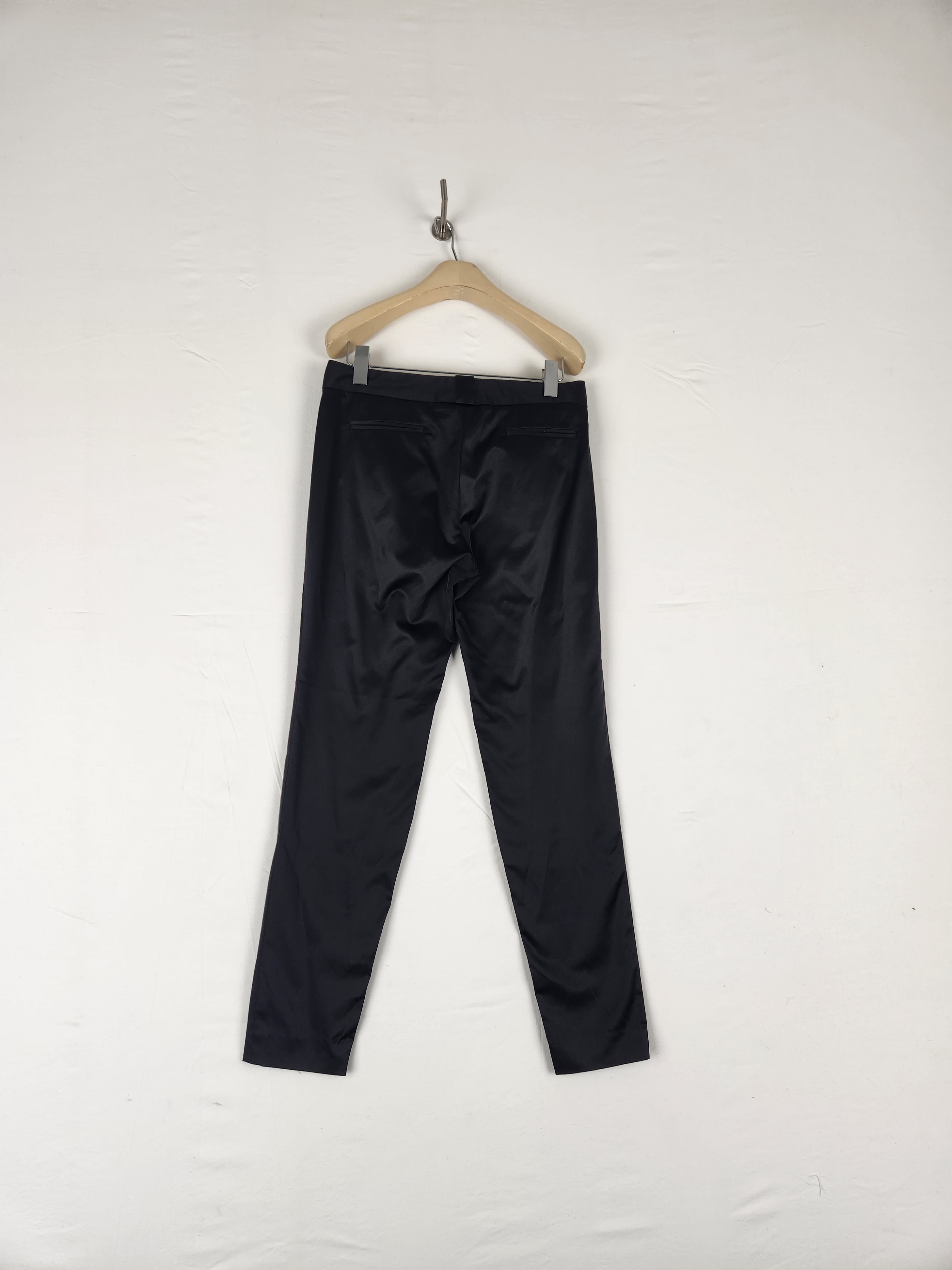 Voir photo 3 de 1.2.3 - Pantalon noir - Taille 38 Longueur= 98 cm 1.2.3 - Pantalon noir - Taille 38 Longueur= 98 cm Très bon état - Vue 3 -