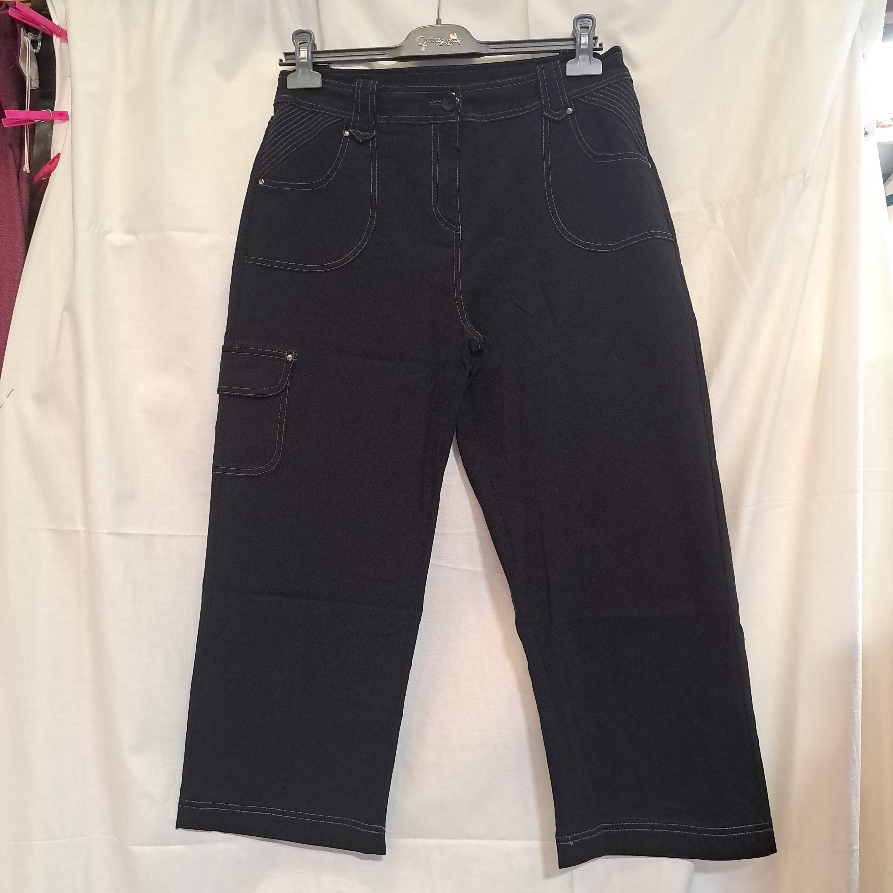 Voir photo 5 de PANTALON Noir Femme - Taille 40 PANTALON Noir Femme - Taille 40 Très bon état - Vue 5 -