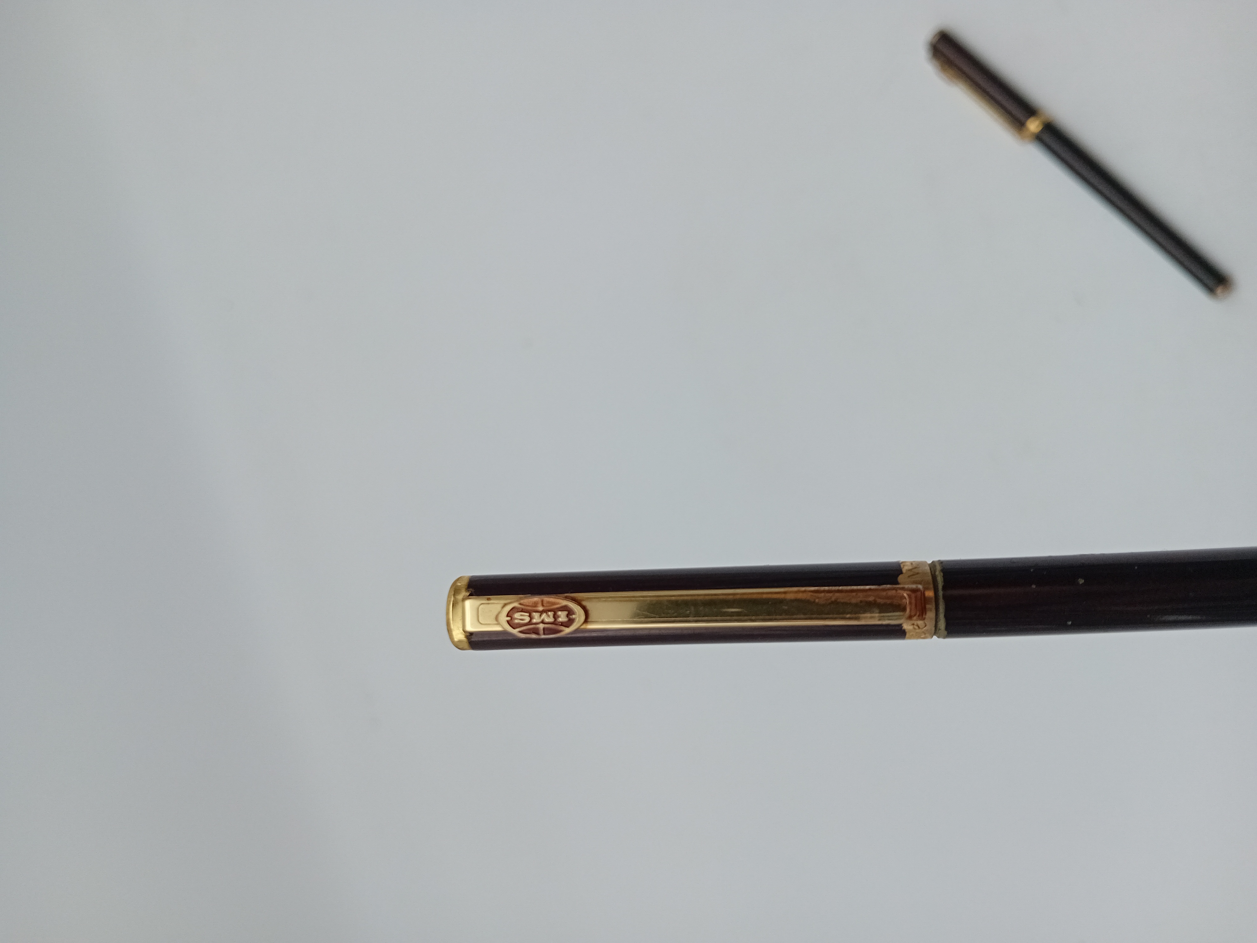 Lot de 2 stylos IMS bordeaux et dorés Bon état - Vue 3 - 