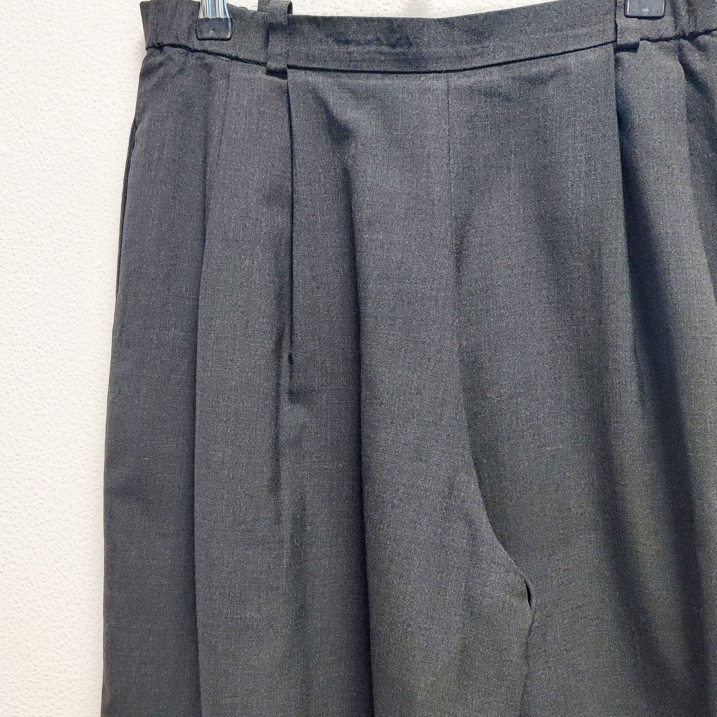 BALENCIAGA POUR SNCF - Pantalon bermuda vintage - 50 - Femme - Bon état - Photo 2