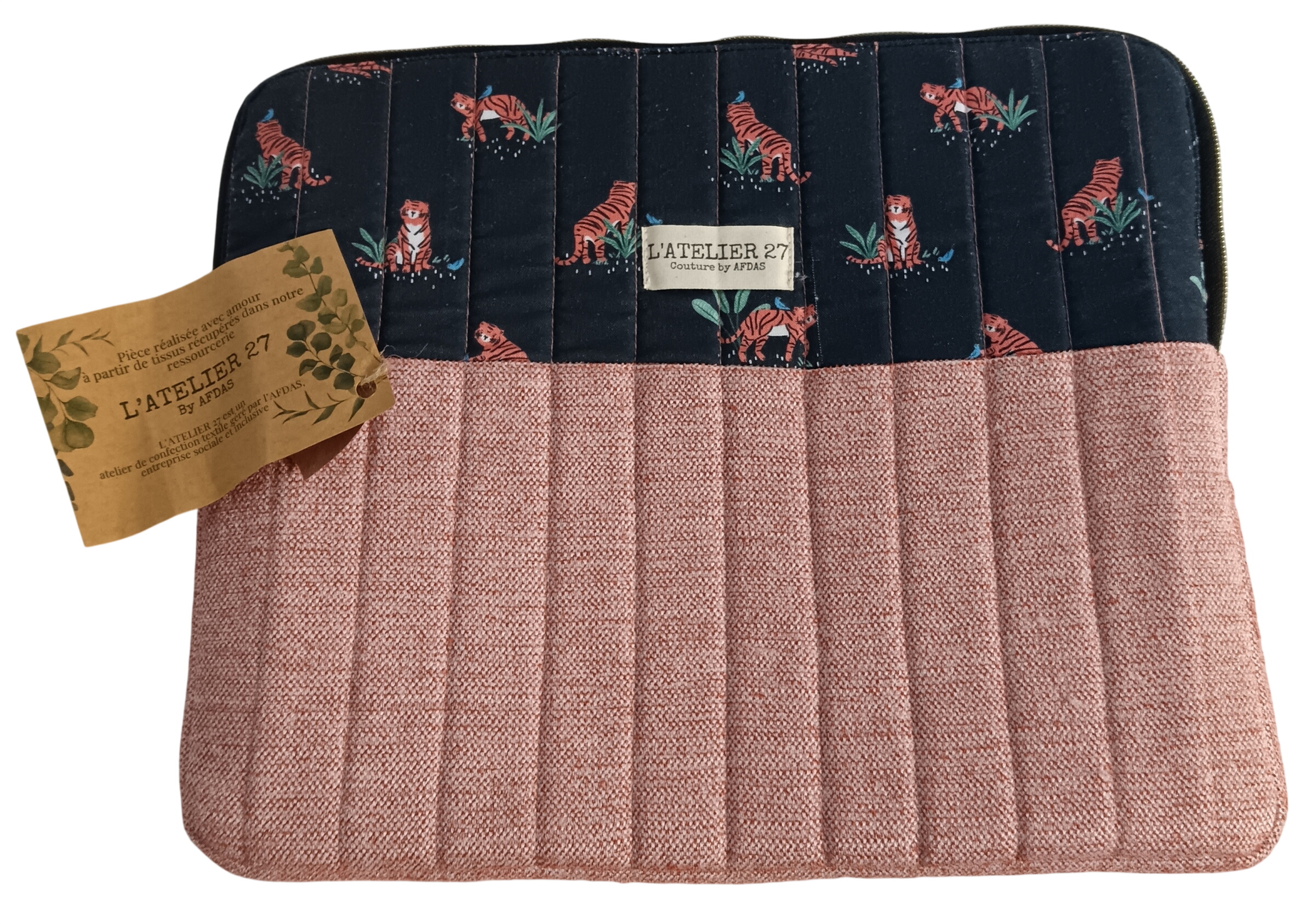 Acheter Housse pour tablette faite main par l'Atelier 27 - 25,00 € Housse pour tablette faite main par l'Atelier 27 - reconditionné disponible sur Label Emmaüs