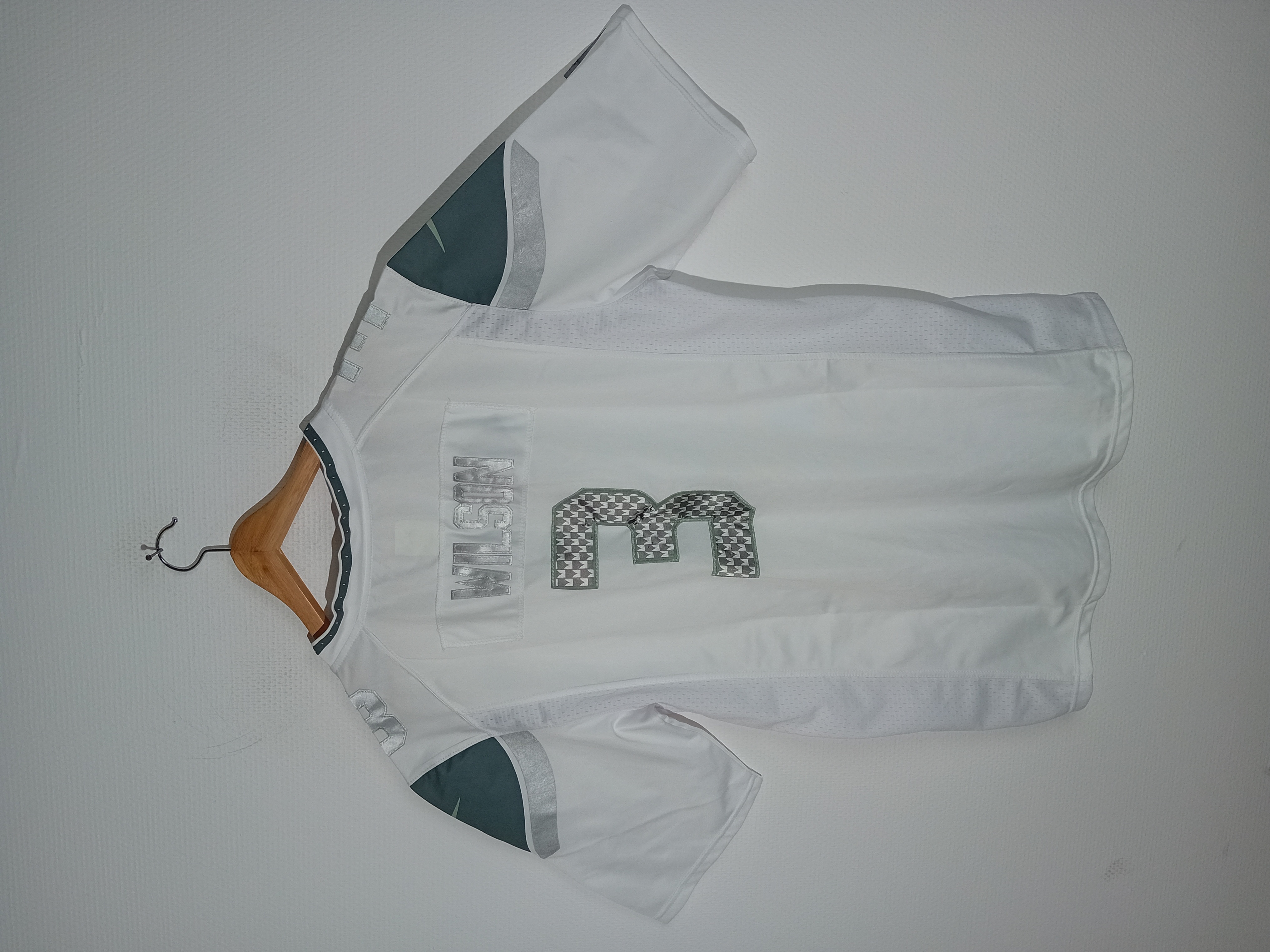 Voir photo 4 de Maillot Nike Nfl Seahawks Wilson #3 L (T3678) Maillot Nike Nfl Seahawks Wilson #3 L (T3678) Très bon état - Vue 4 -