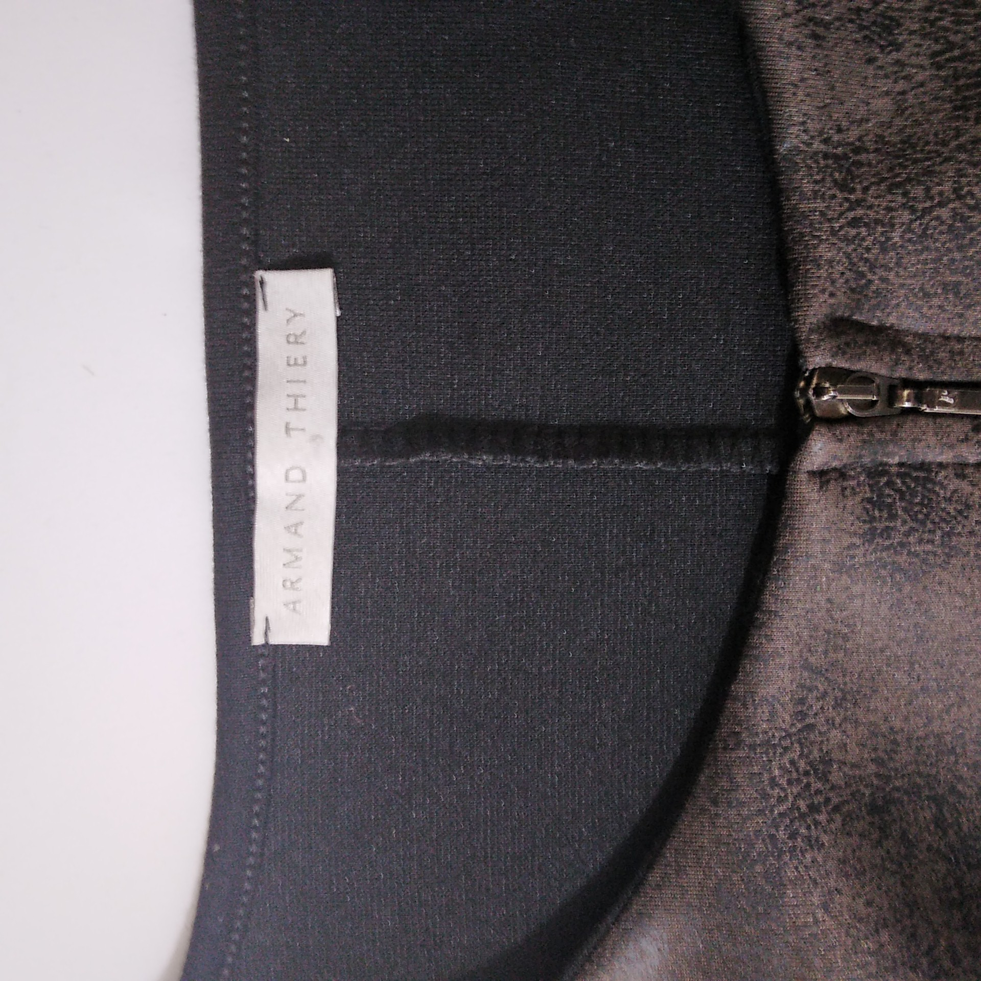 Robe Armand-Thiery Très bon état - Vue 6 - 