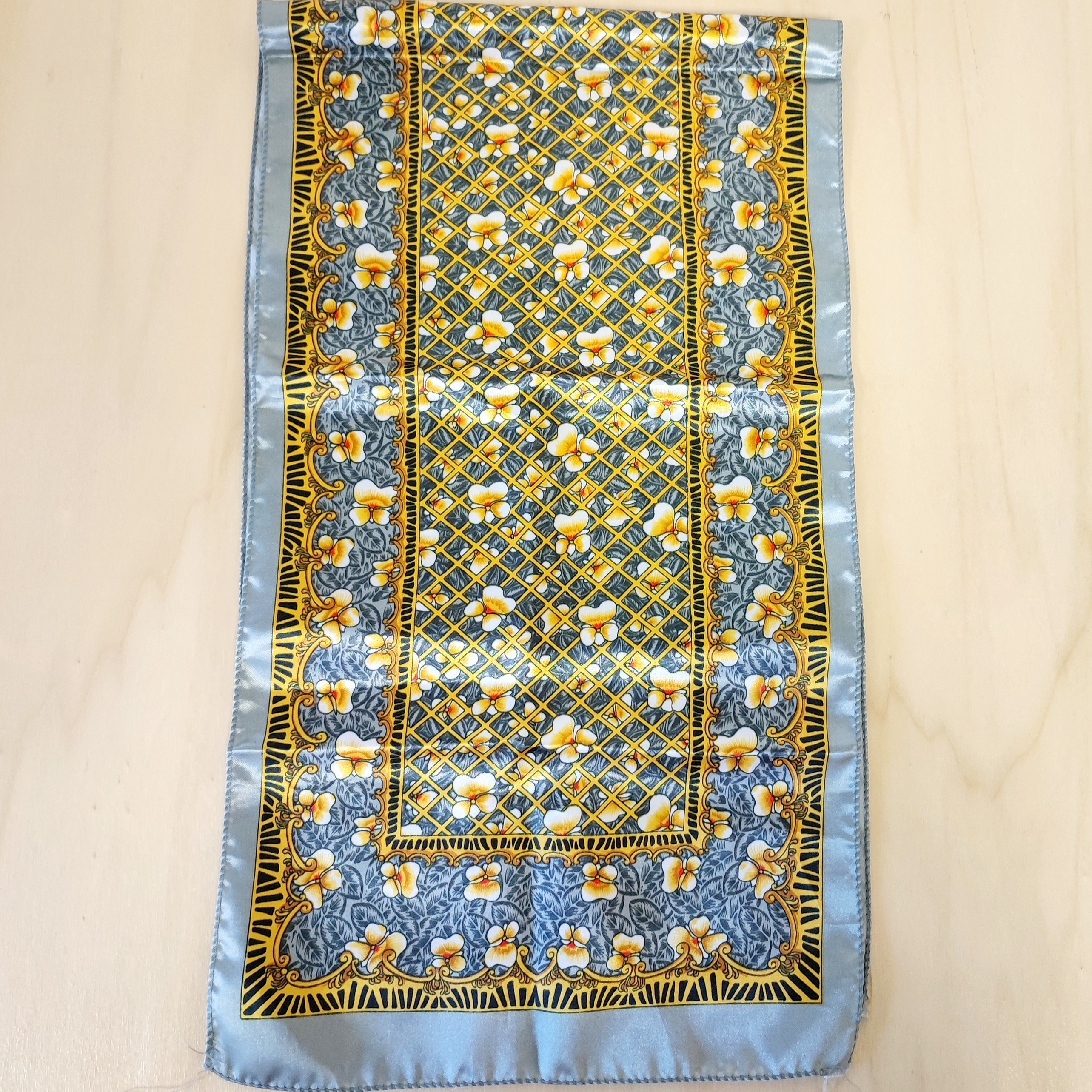 PIERRE BALMAIN - Foulard à motif fleuri - Femme Bon état - Vue 3 - 