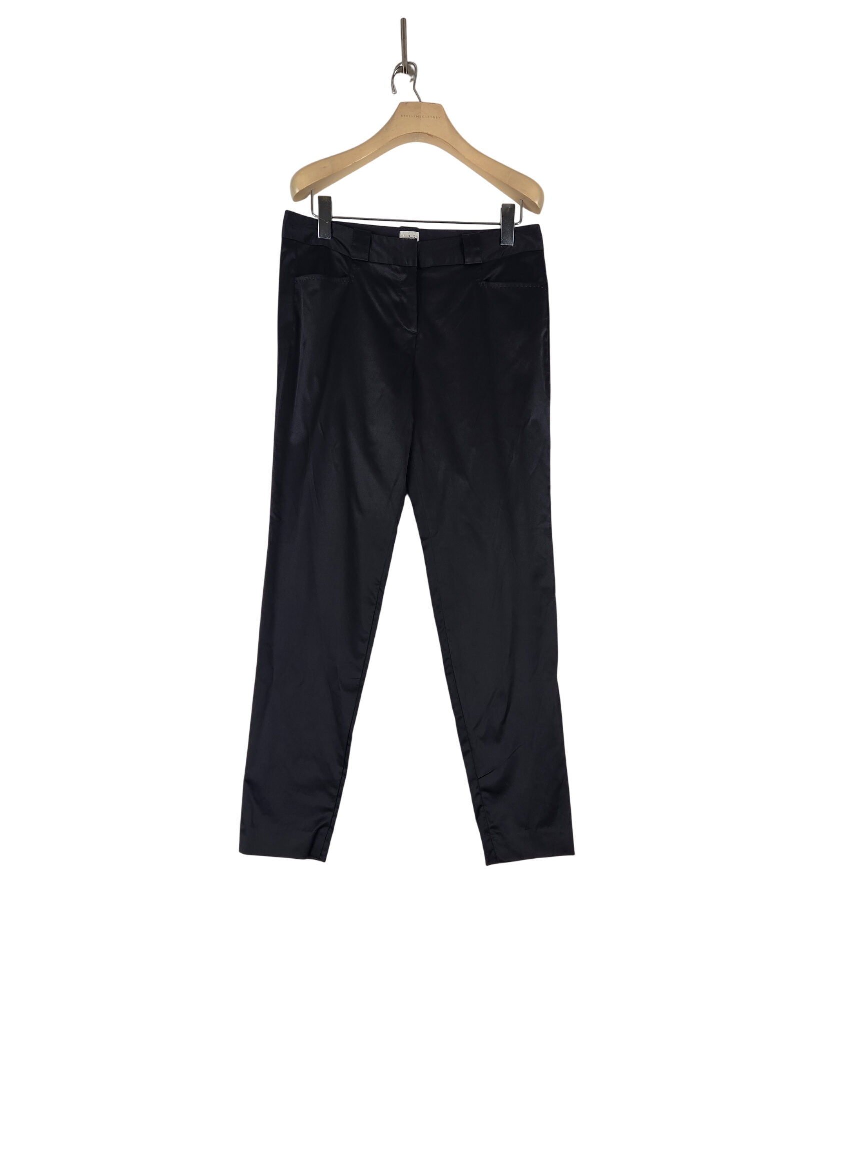 Acheter 1.2.3 - Pantalon noir - Taille 38 Longueur= 98 cm Très bon état - 23,00 € 1.2.3 - Pantalon noir - Taille 38 Longueur= 98 cm Très bon état - reconditionné disponible sur Label Emmaüs