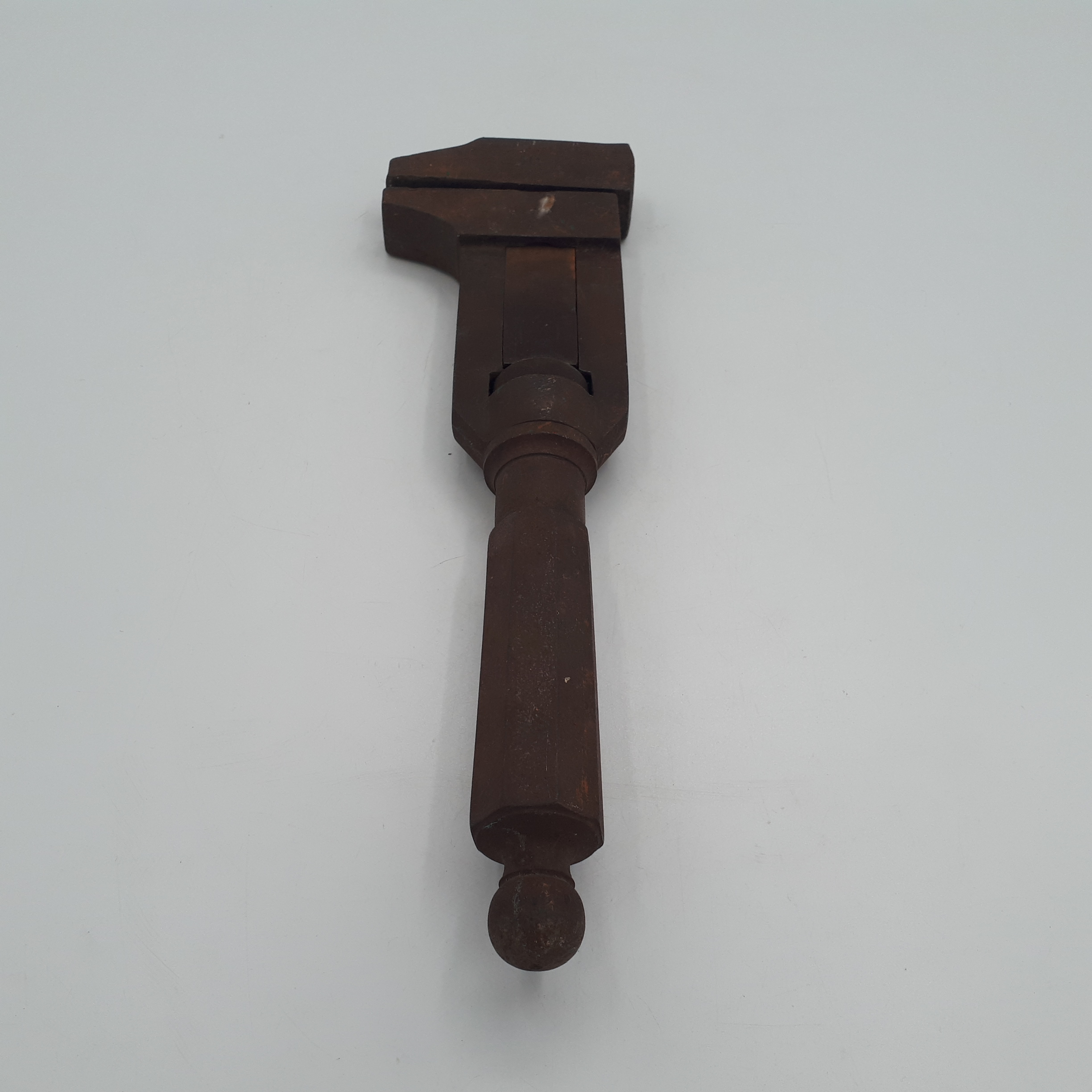 Ancienne Clef anglaise, ou clef à vis à bec simple - État correct sur Label Emmaüs