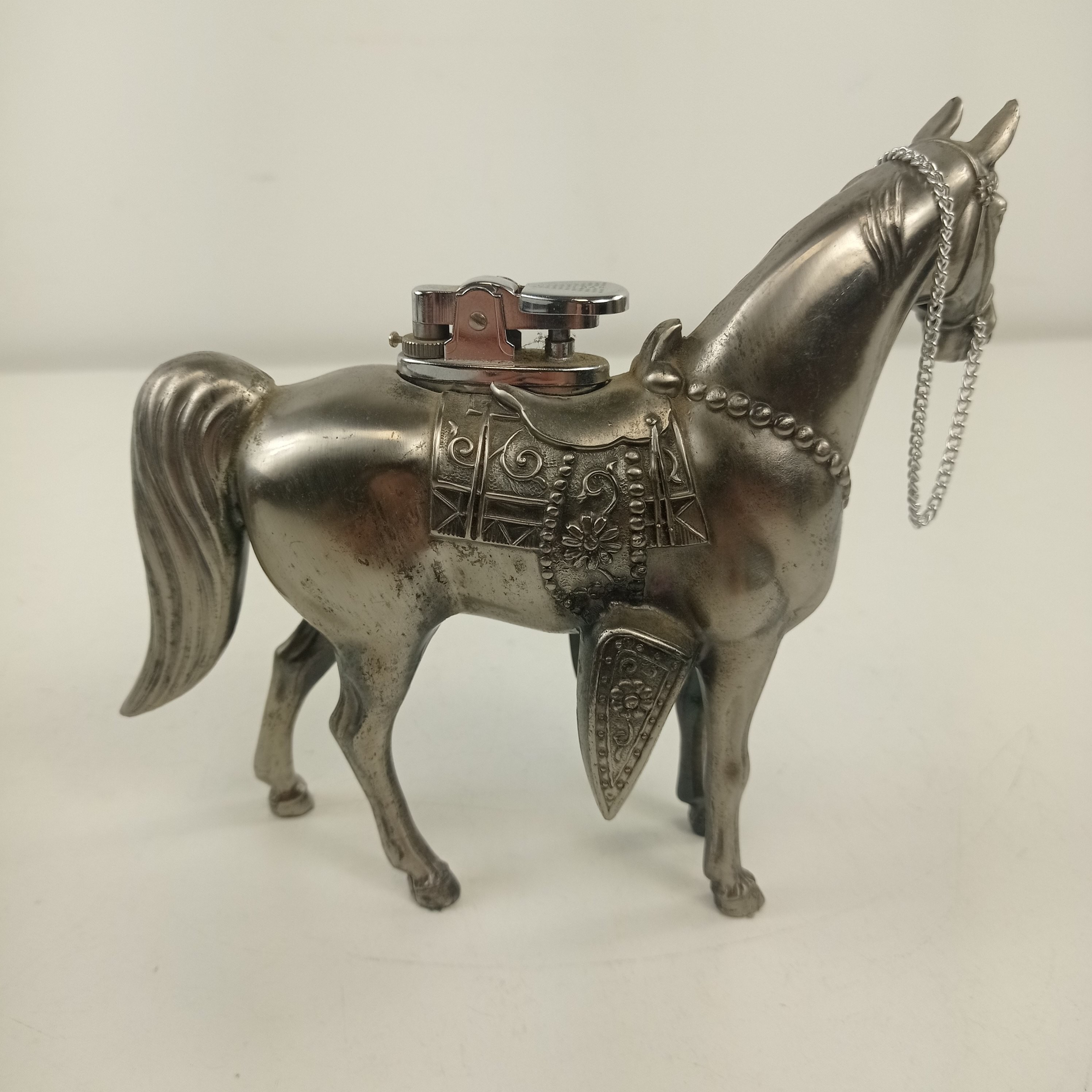 Statuettes chevalines à usage de briquet. Métal Très bon état - Vue 5 - 