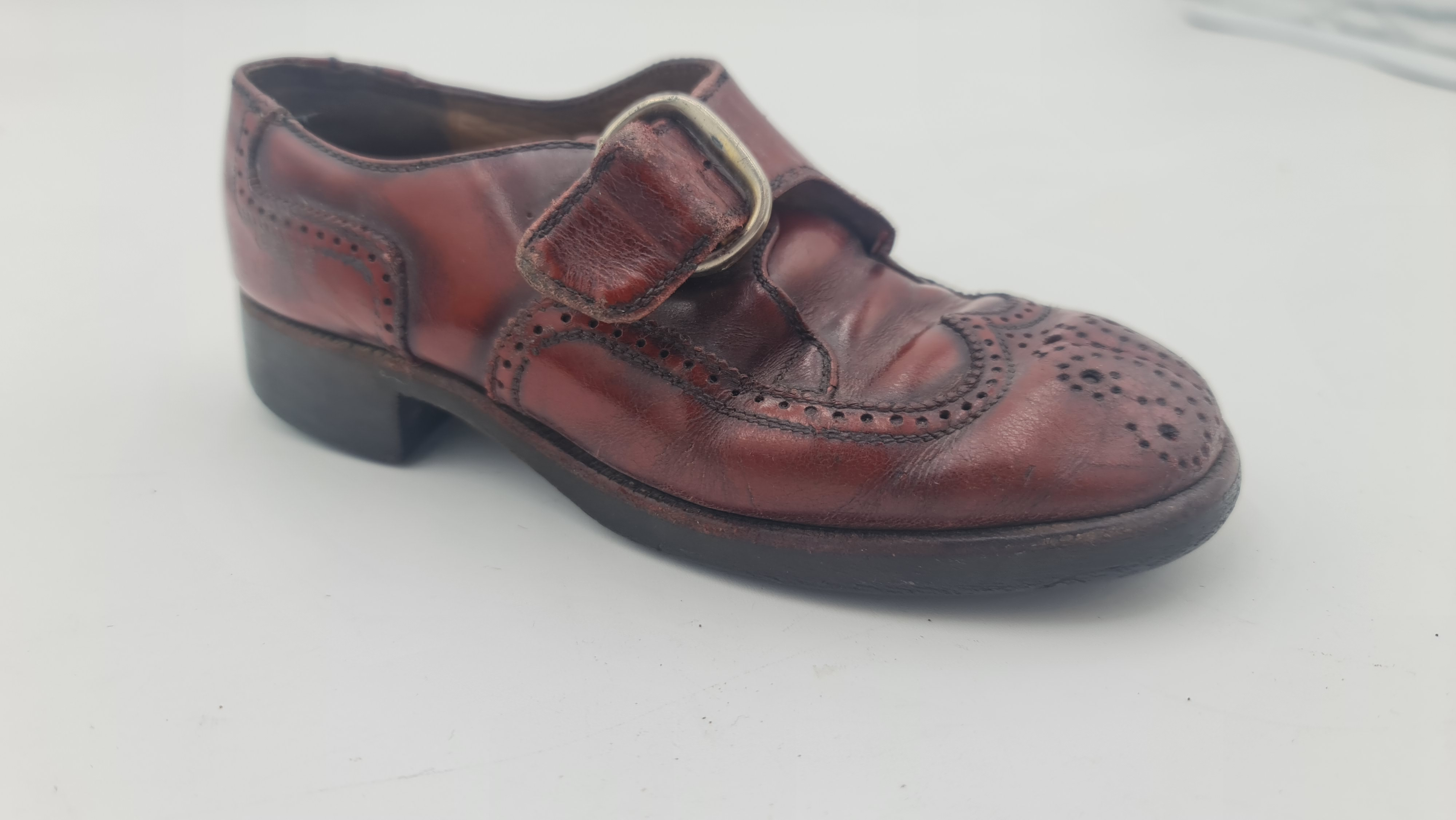 Chaussure vintage pour enfant   -  reconditionné disponible sur Label Emmaüs