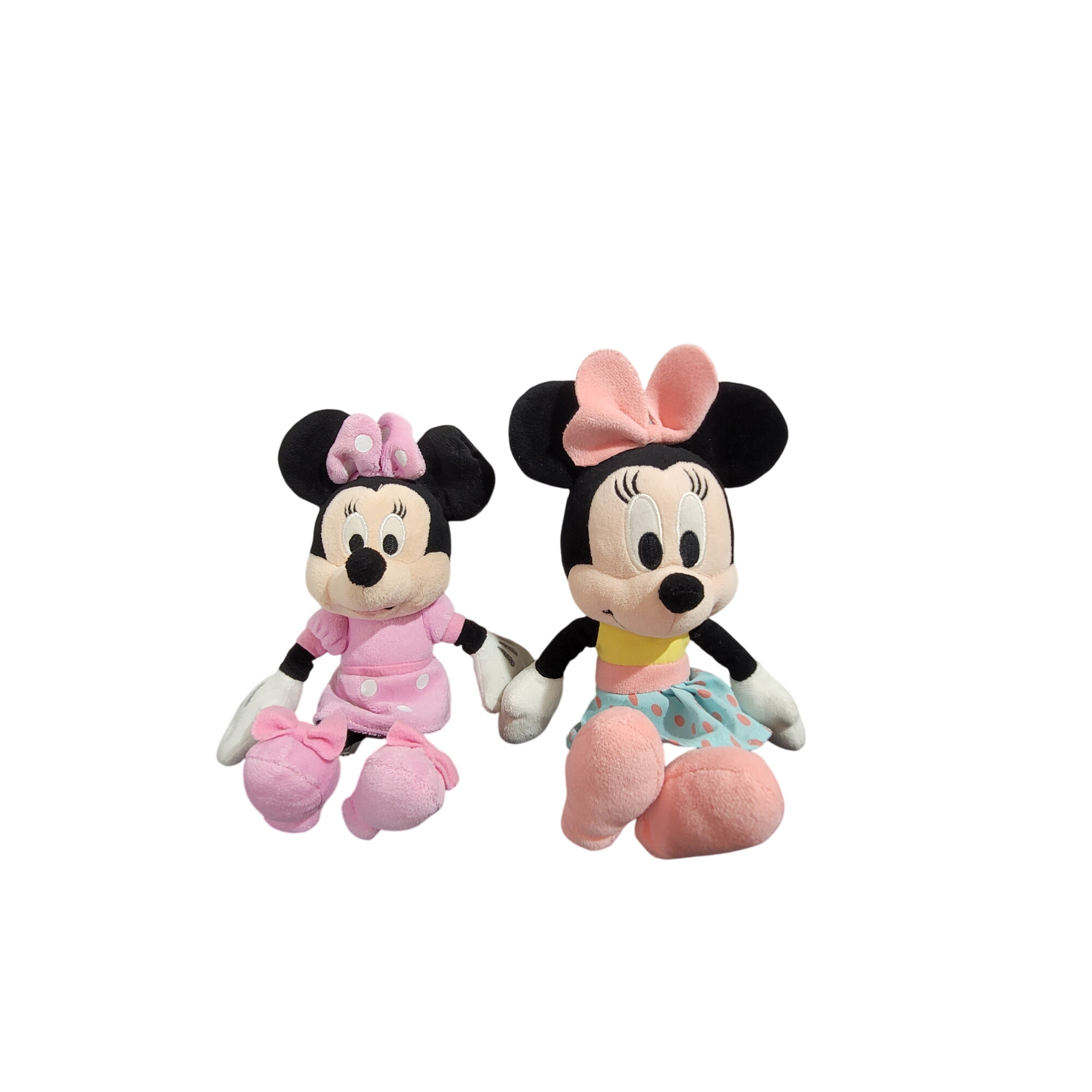 Acheter Lot de 2 peluches officielles Minnie Mouse - Disney Très bon état - 15,00 € Lot de 2 peluches officielles Minnie Mouse - Disney Très bon état - reconditionné disponible sur Label Emmaüs