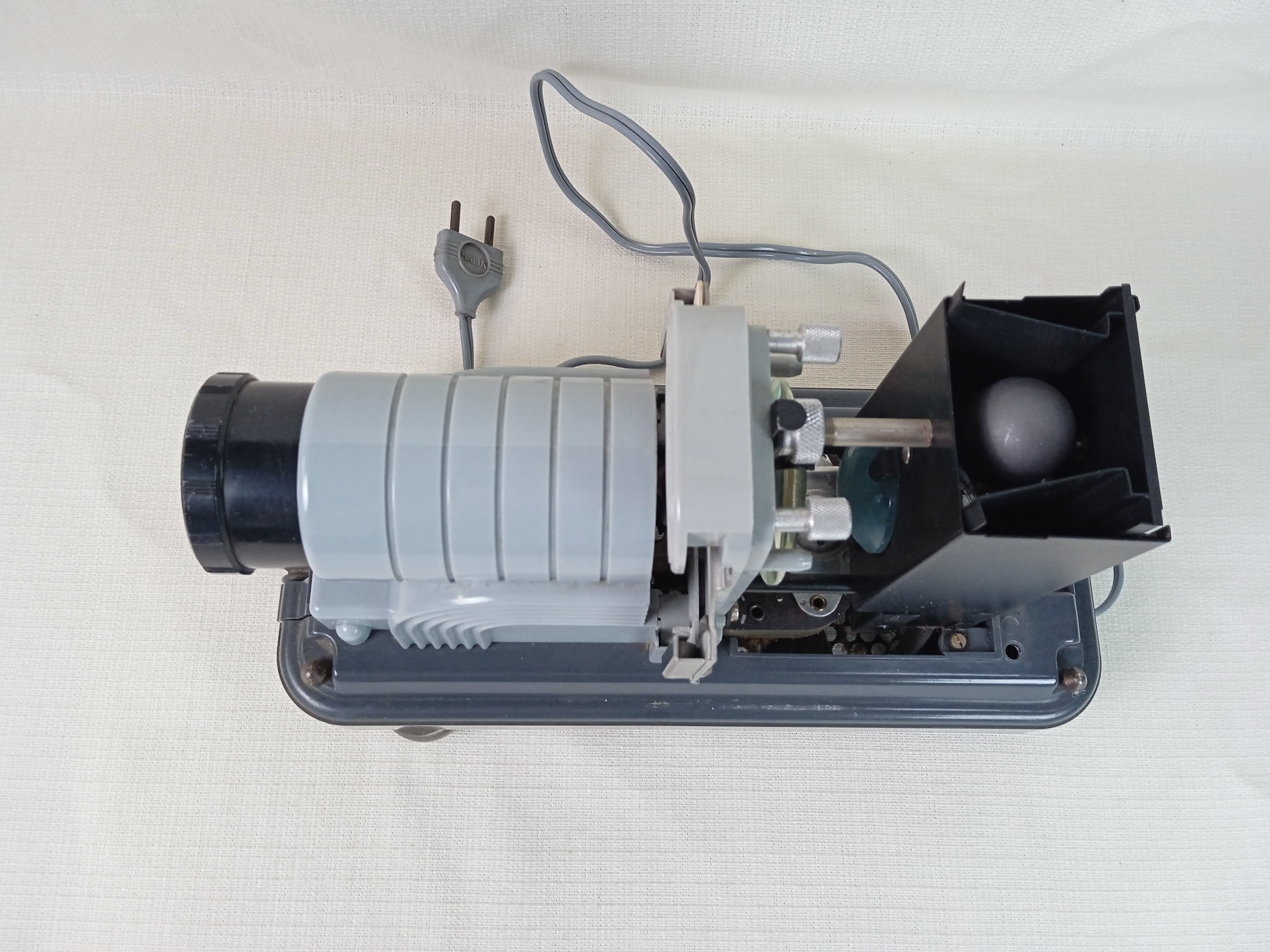 Projecteur photo MALIK vintage datant des années 60 en bon état de fonctionnement - Photo 5