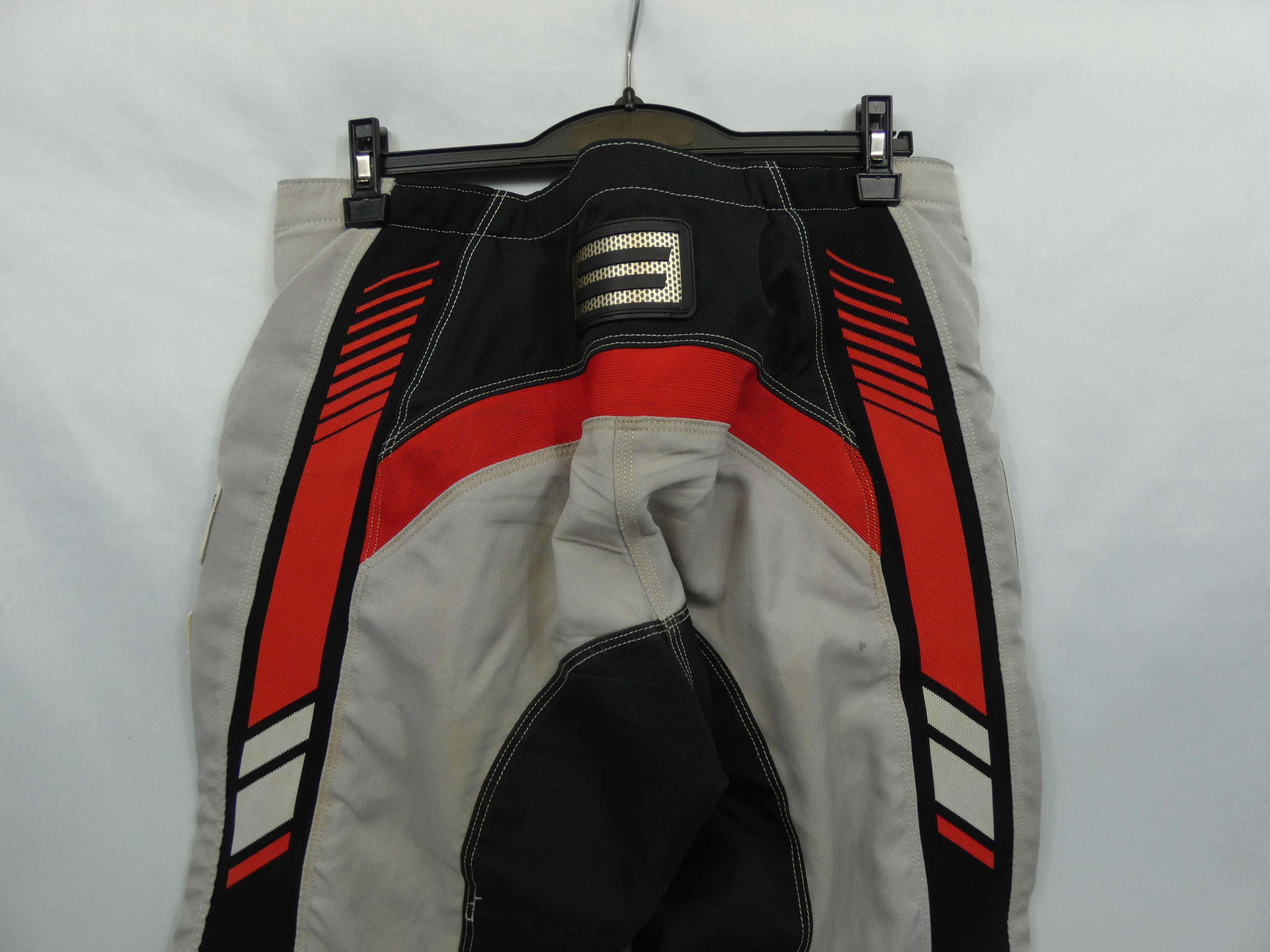 Voir photo 4 de Pantalon moto Shift Taille 36 Pantalon moto Shift Taille 36 Très bon état - Vue 4 -