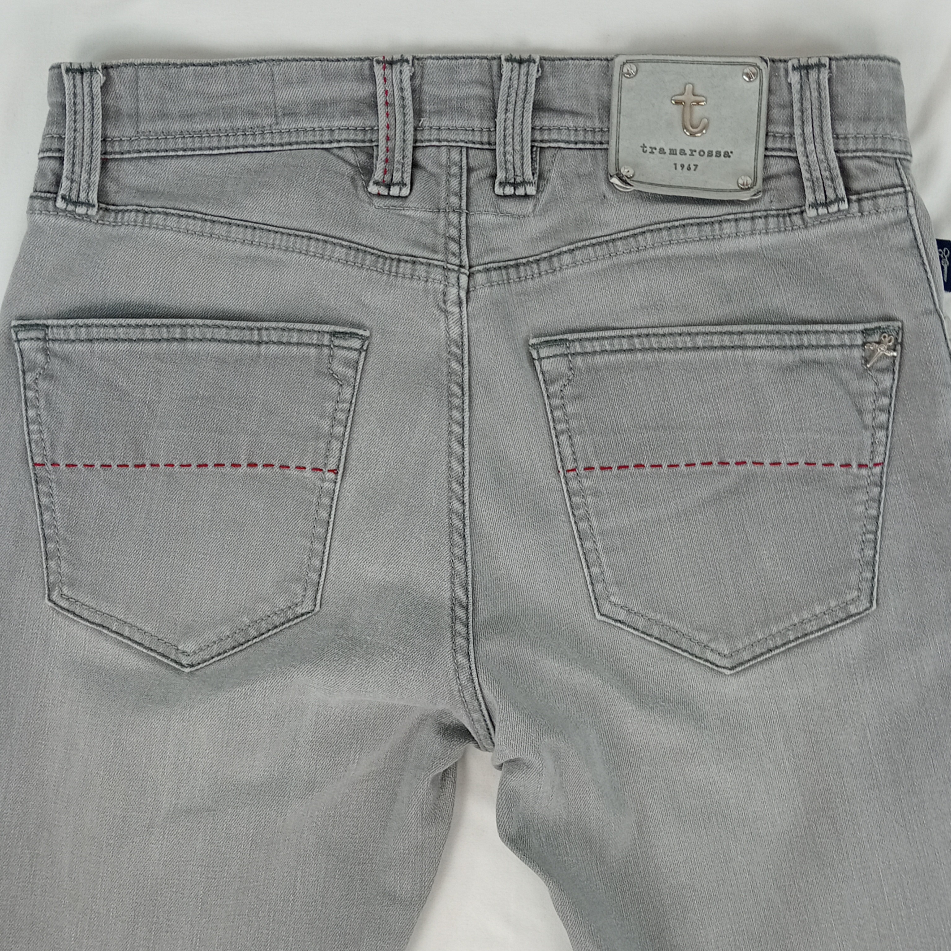 Jean italien- homme - marque tramarossa - coupe longue - couleur gris - taille M - US 30/ FR 40 Très bon état - Vue 8 - 