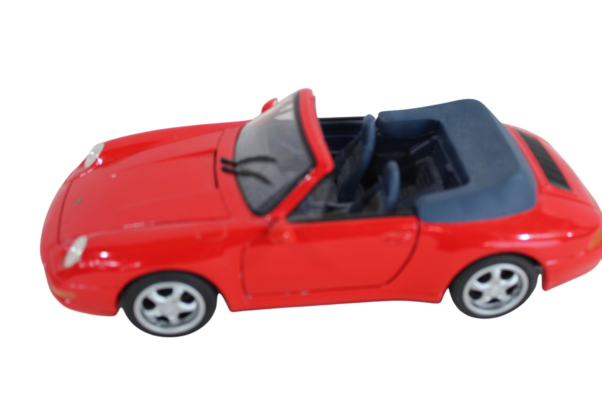 Acheter Porsche 911 carrera cabriolet rouge - 15,00 € Porsche 911 carrera cabriolet rouge - reconditionné disponible sur Label Emmaüs