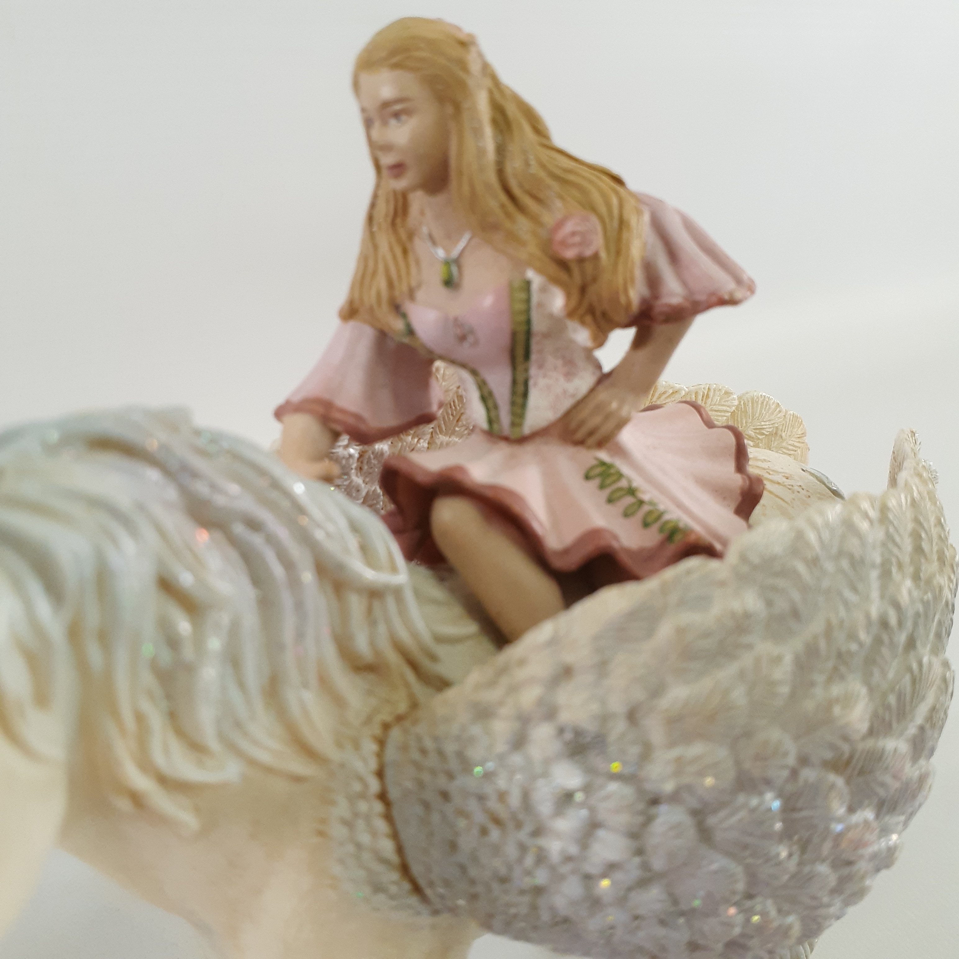 Voir photo 3 de Lot de Figurine SCHLEICH Elfes sur cheval univers Bayala Lot de Figurine SCHLEICH Elfes sur cheval univers Bayala Très bon état - Vue 3 -