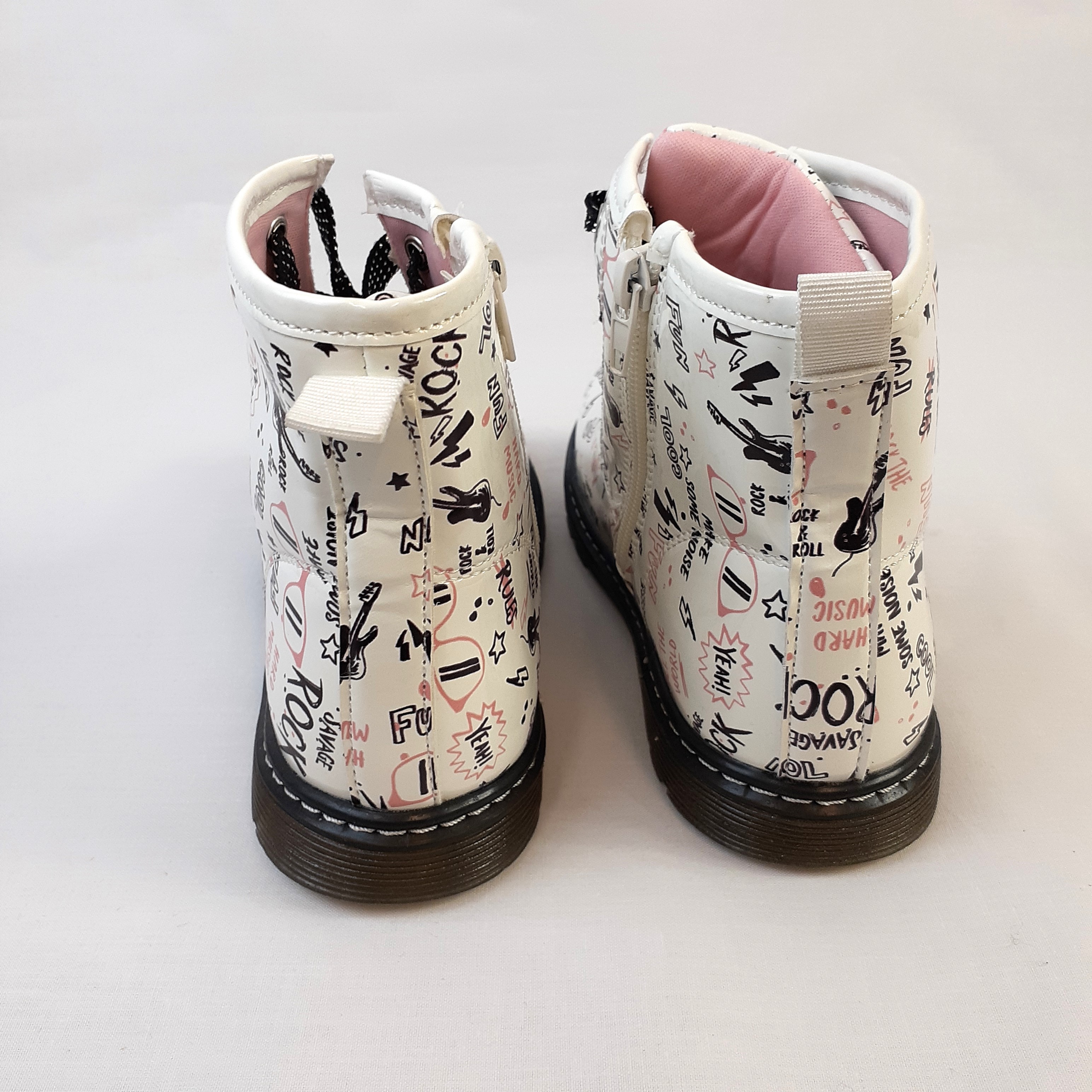 Voir photo 4 de Bottines à lacet style rock et chic 31 Bottines à lacet style rock et chic 31 Comme neuf - Vue 4 -