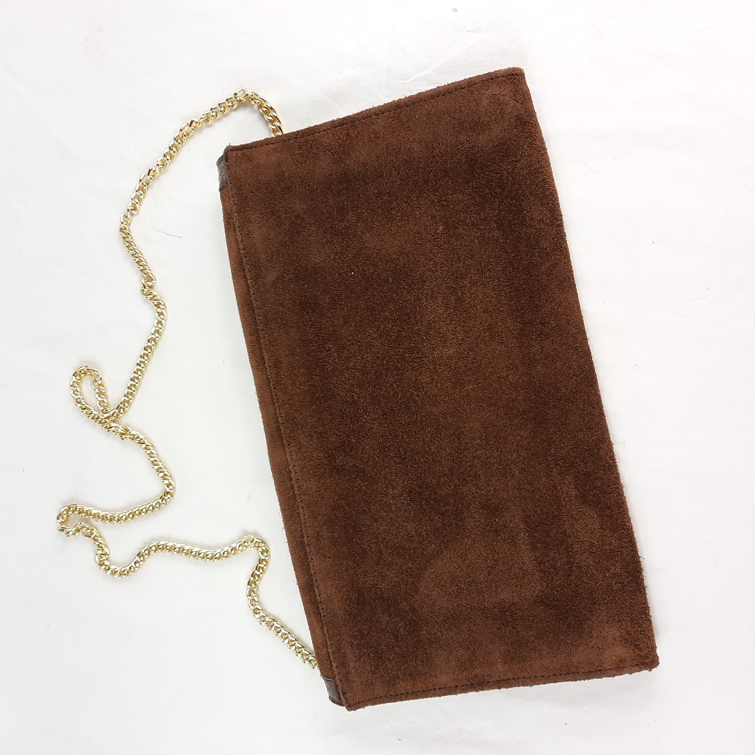 Sac pochette à bandoulière en cuir retourné Bon état - Vue 2 - 