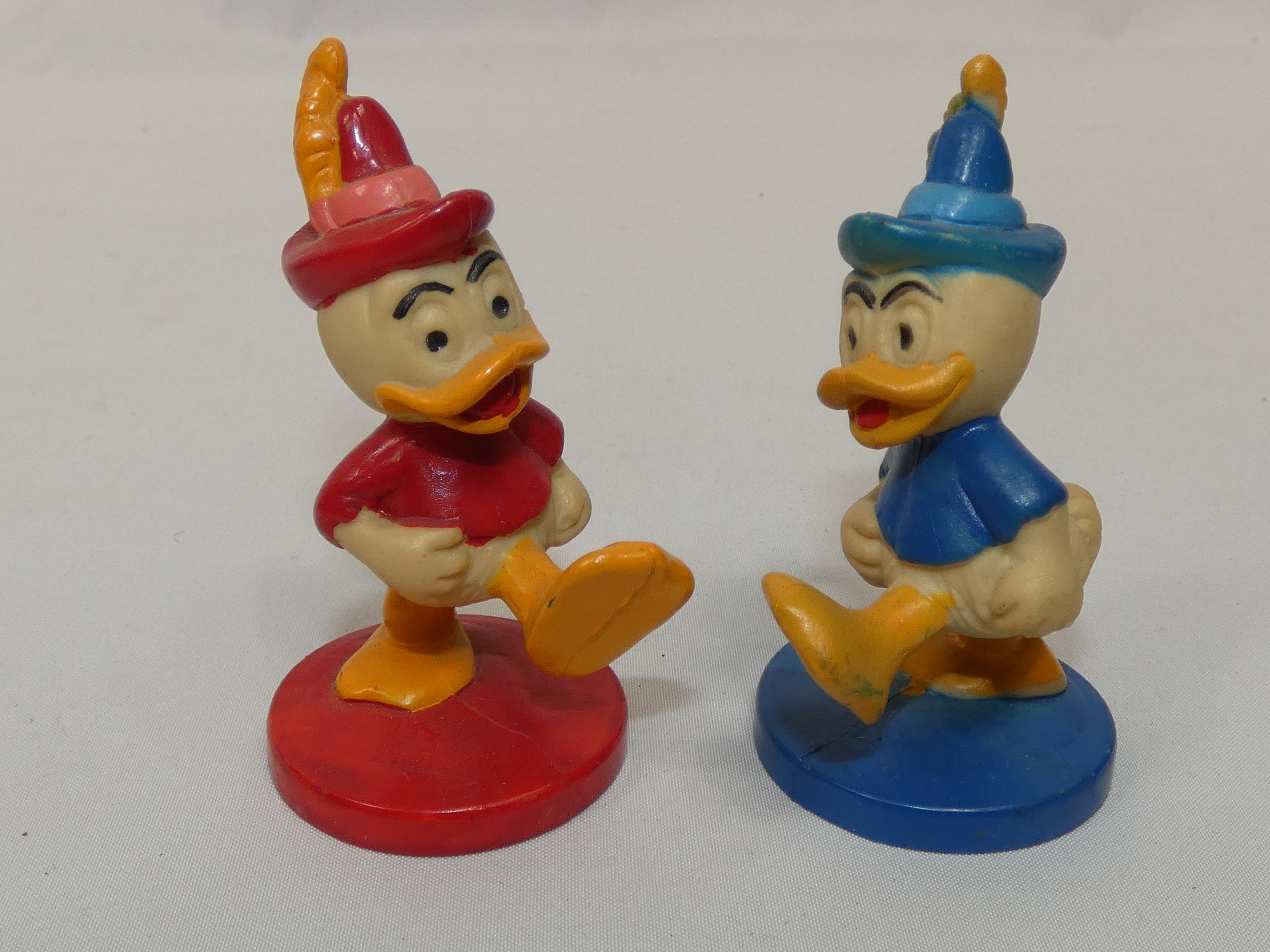Voir photo 4 de Lot de 26 pièces de jeu d'échec Mickey Mouse W.D.P Lot de 26 pièces de jeu d'échec Mickey Mouse W.D.P - Vue 4 -