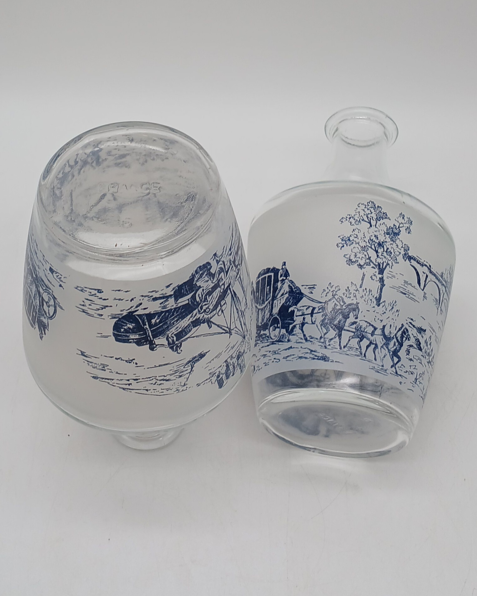 Ensemble de 2 vases soliflore en verre - Années 60 - style romantique - France  - Vue 6 - 