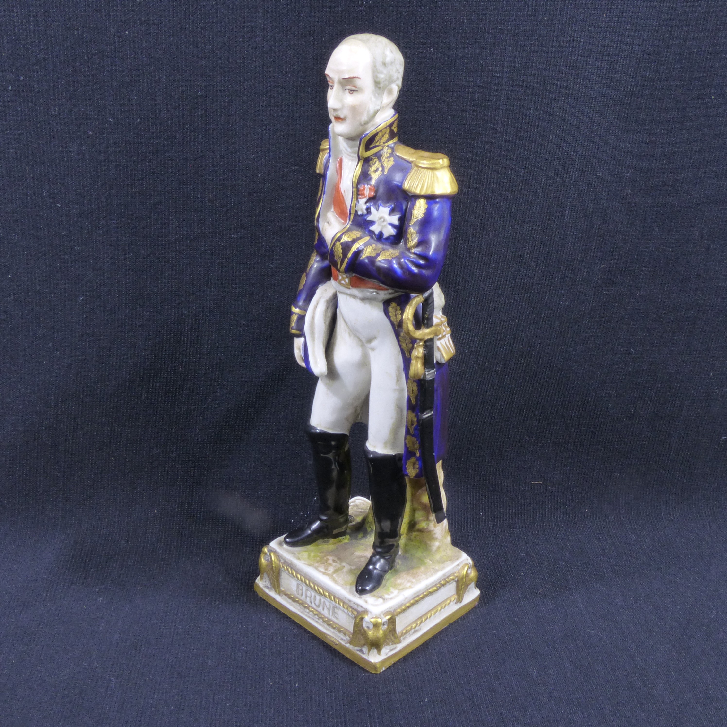 Statue en porcelaine de Paris de 1926 
