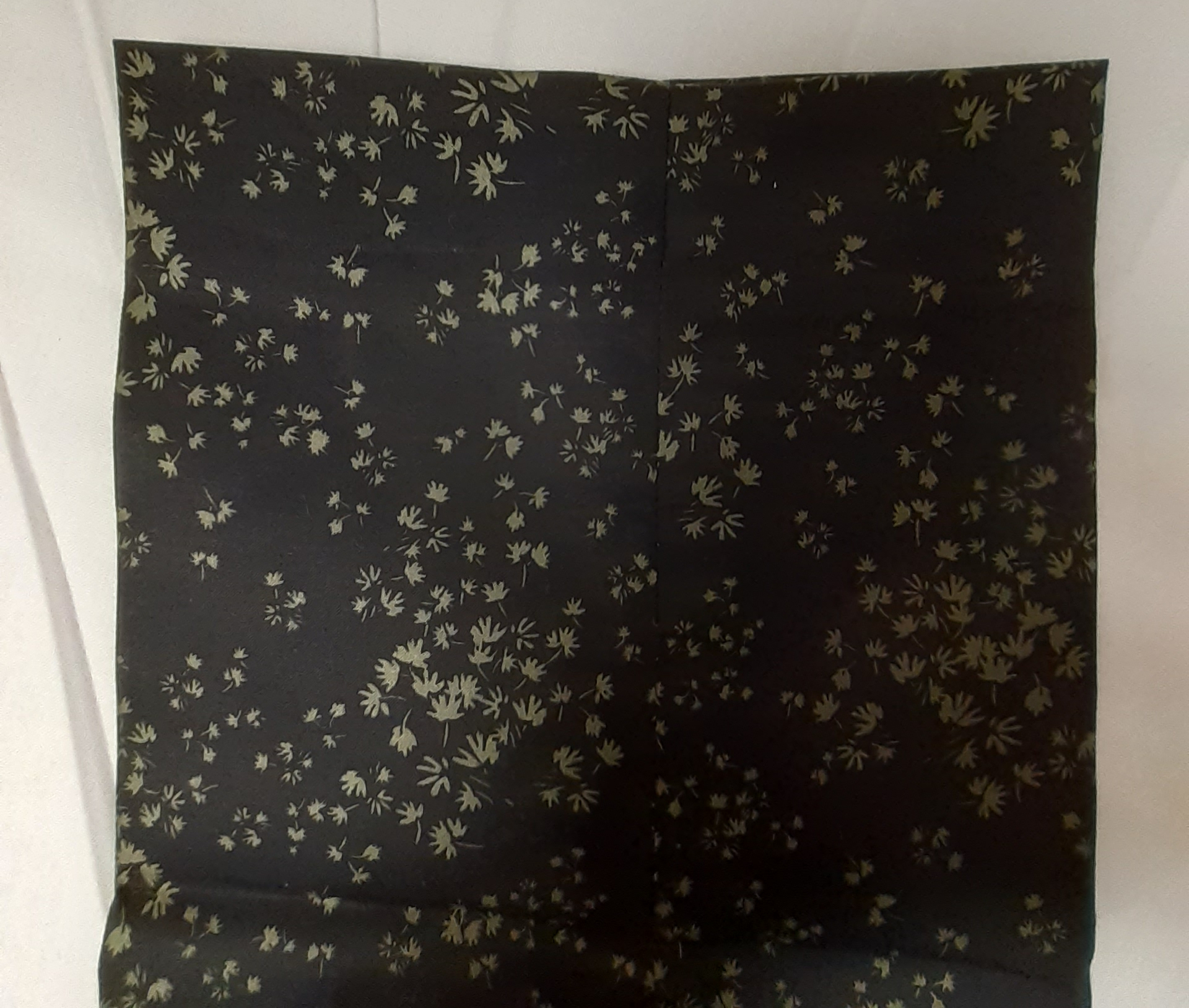 Pantalon cigarette 7/8 noir à motif T42 Comme neuf - Vue 3 - 