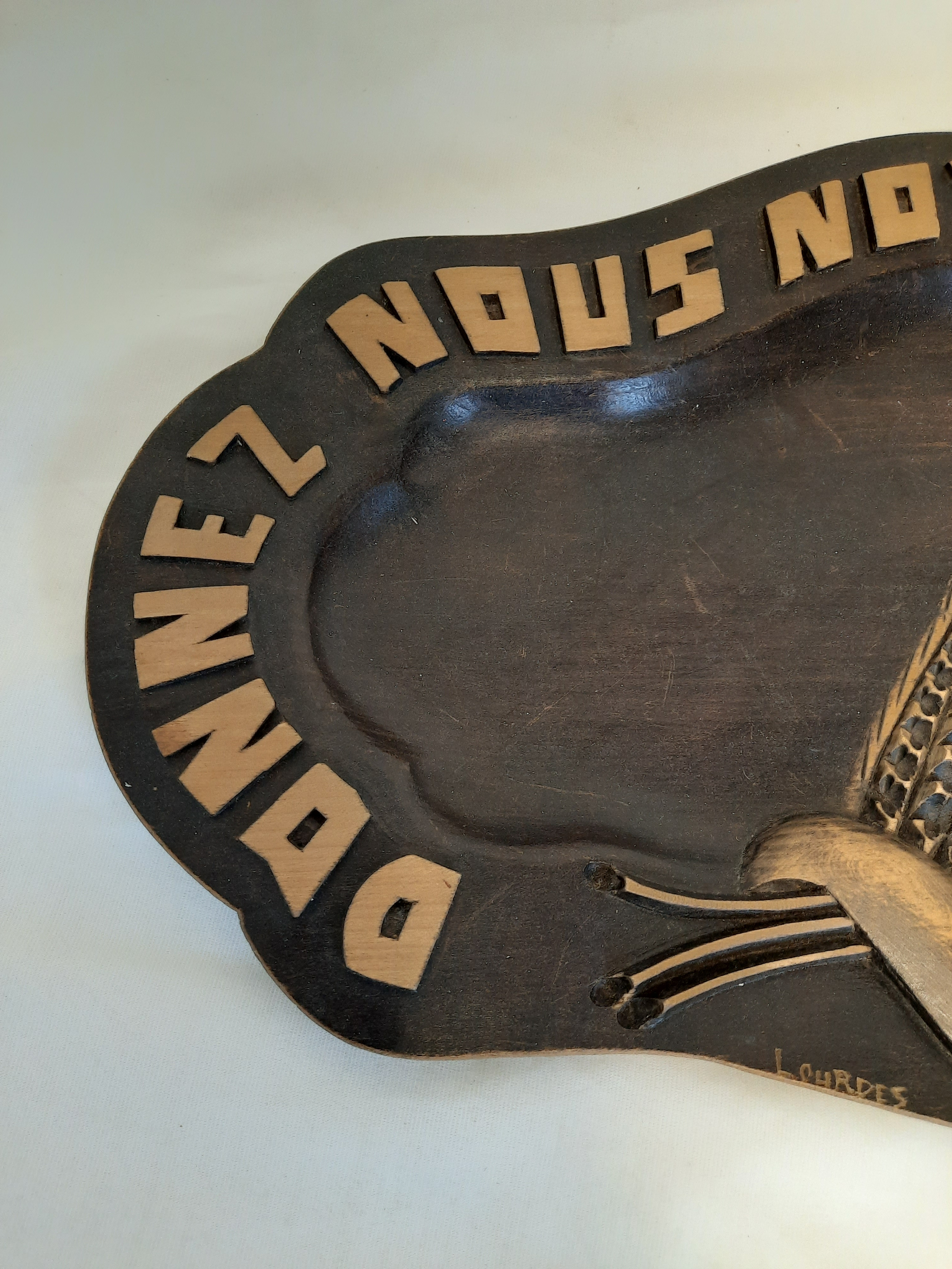 Assiette Prière du Seigneur Antique en Bois Lourdes État correct - Vue 5 - 