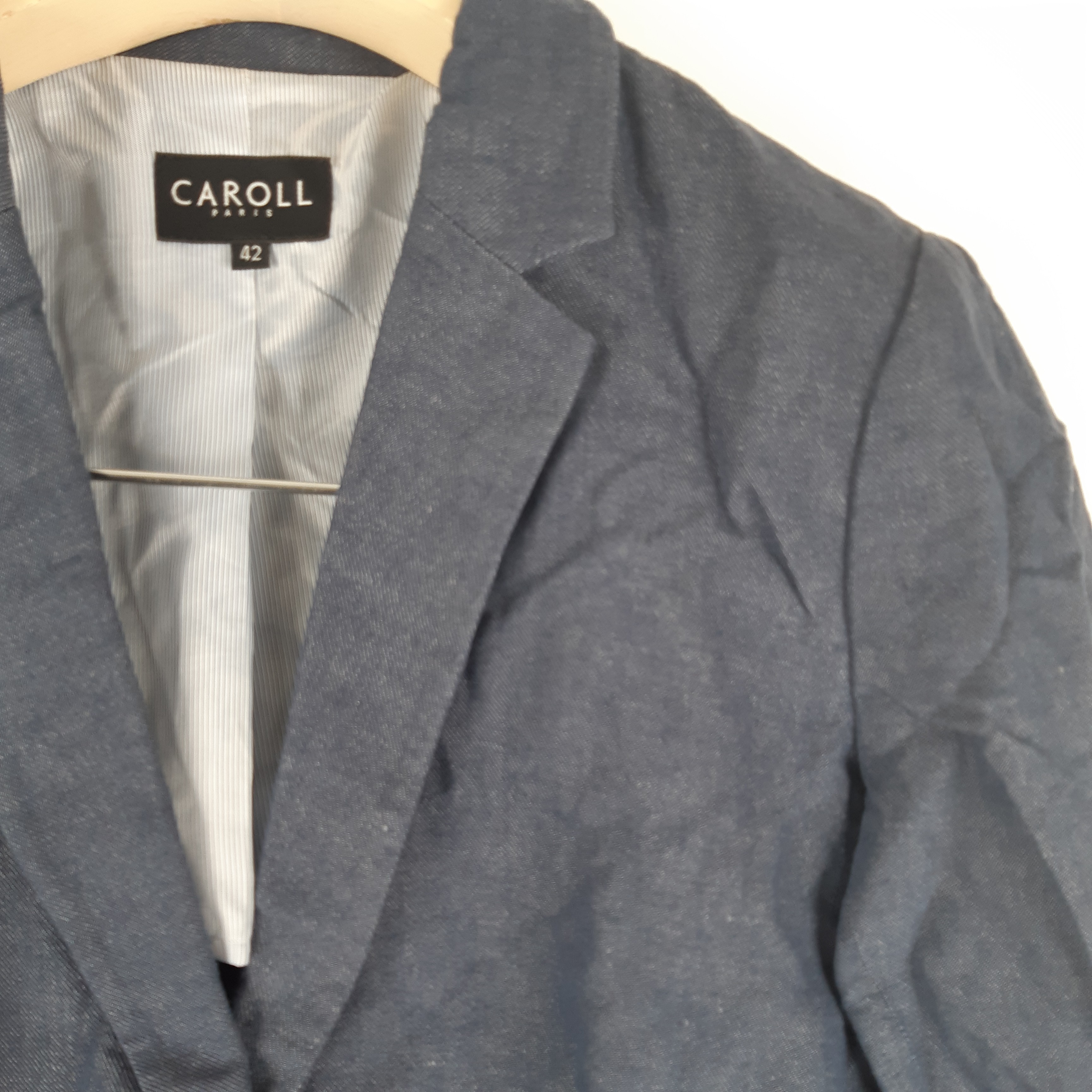 Voir photo 2 de Caroll - Veste blazer gris foncé - Taille 42 mesures Poitrine= 44 Longueur= 60 Caroll - Veste blazer gris foncé - Taille 42 mesures Poitrine= 44 Longueur= 60 Très bon état - Vue 2 -