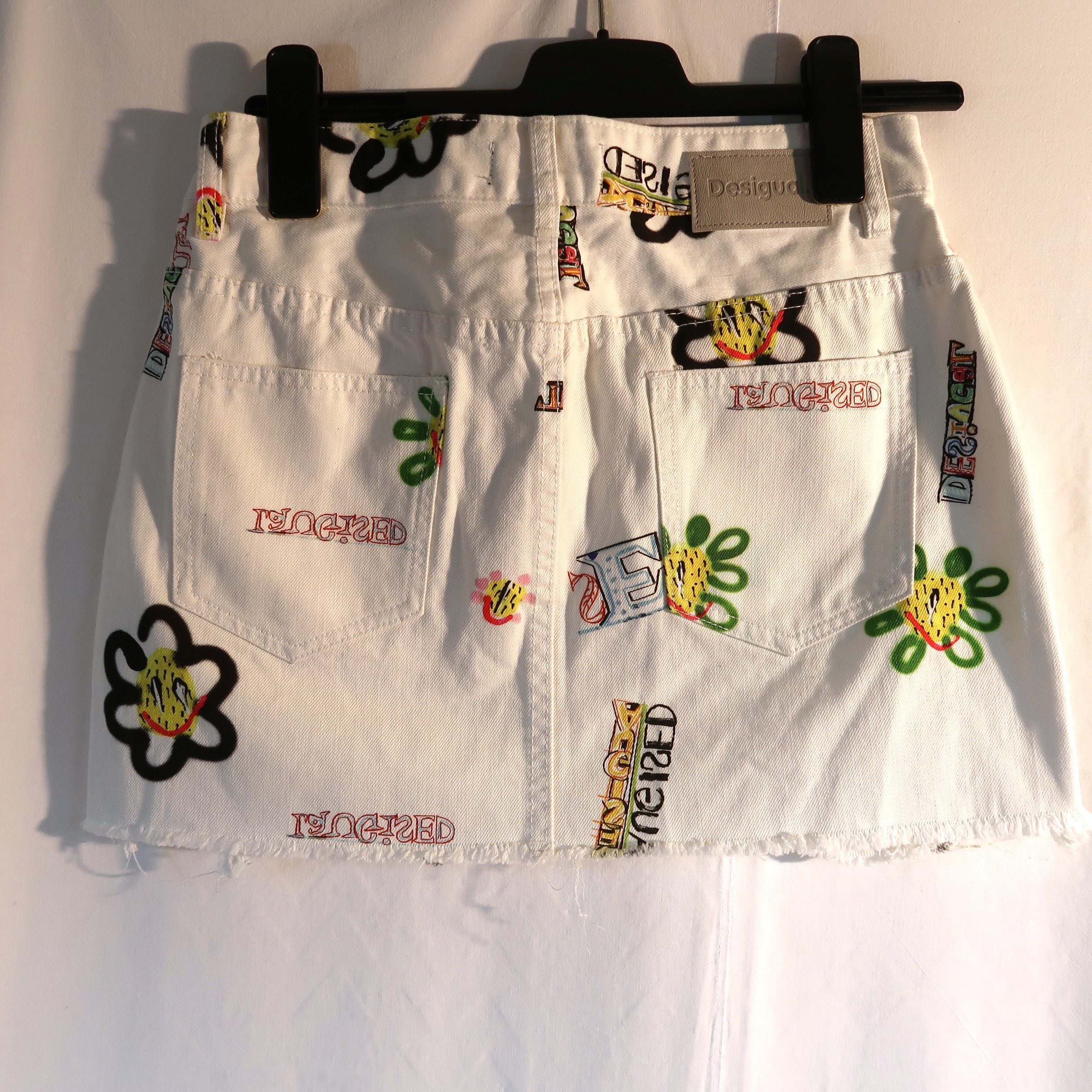 Jupe blanche Desigual à motif fleuri - Taille M - Photo 2