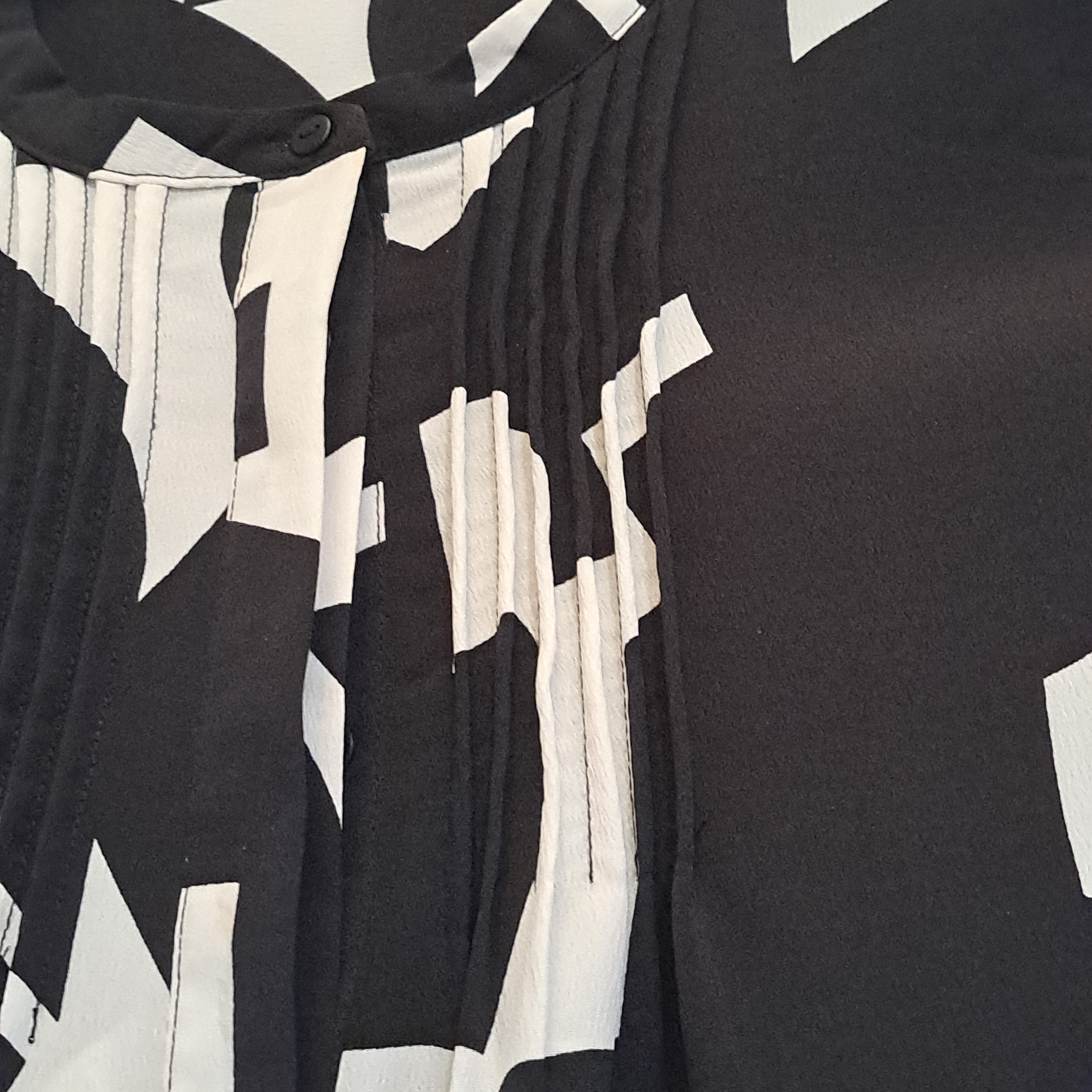 CHEMISIER FEMME NOIR ET BLANC , T46, De Marque "DAMART" en Polyester et Coton;  Très bon état - Vue 3 - 